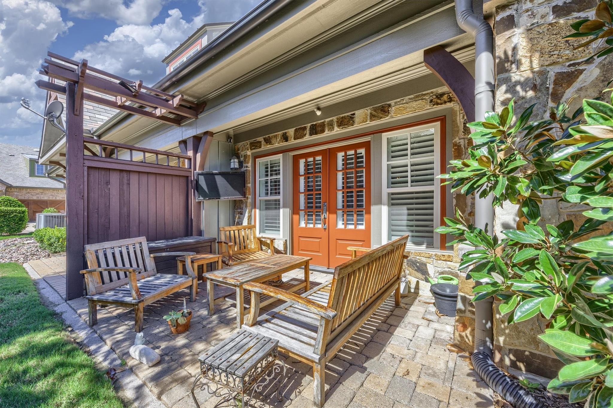 main property photo 30