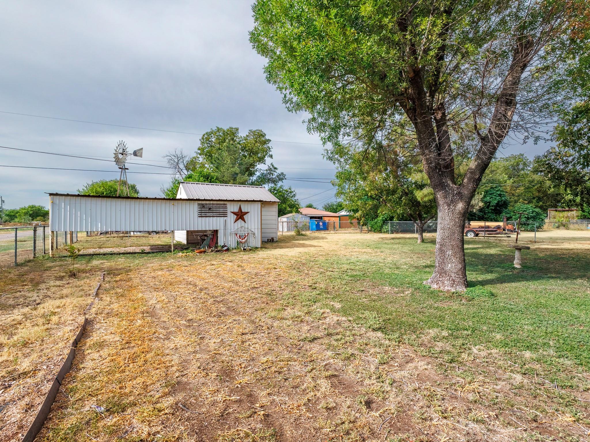 main property photo 39