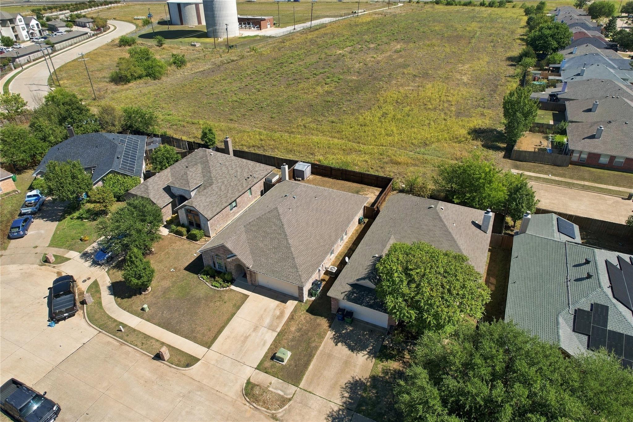 main property photo 30