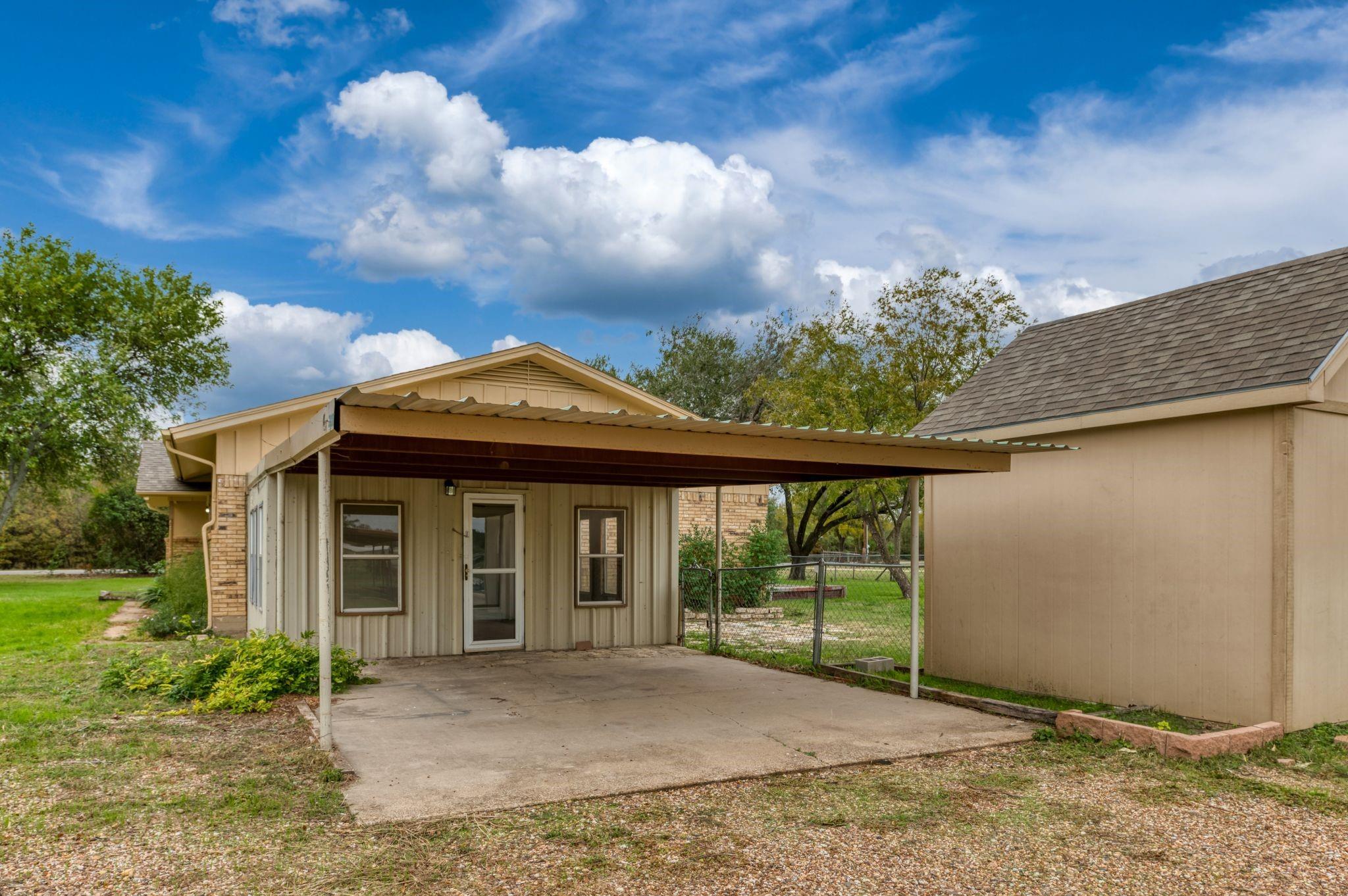 main property photo 28