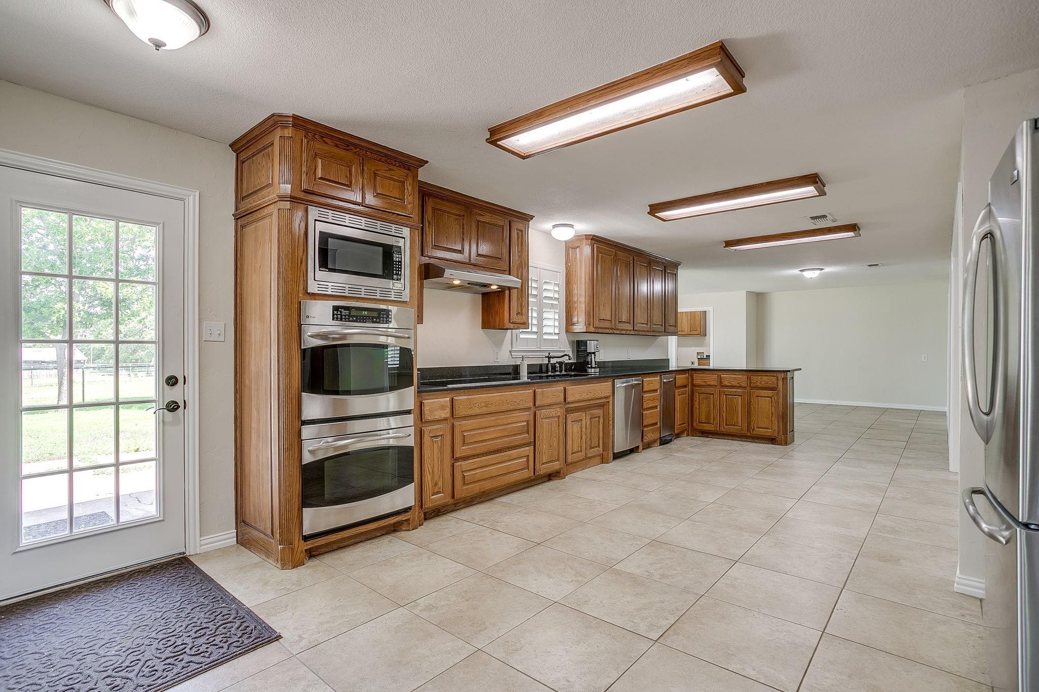 main property photo 11