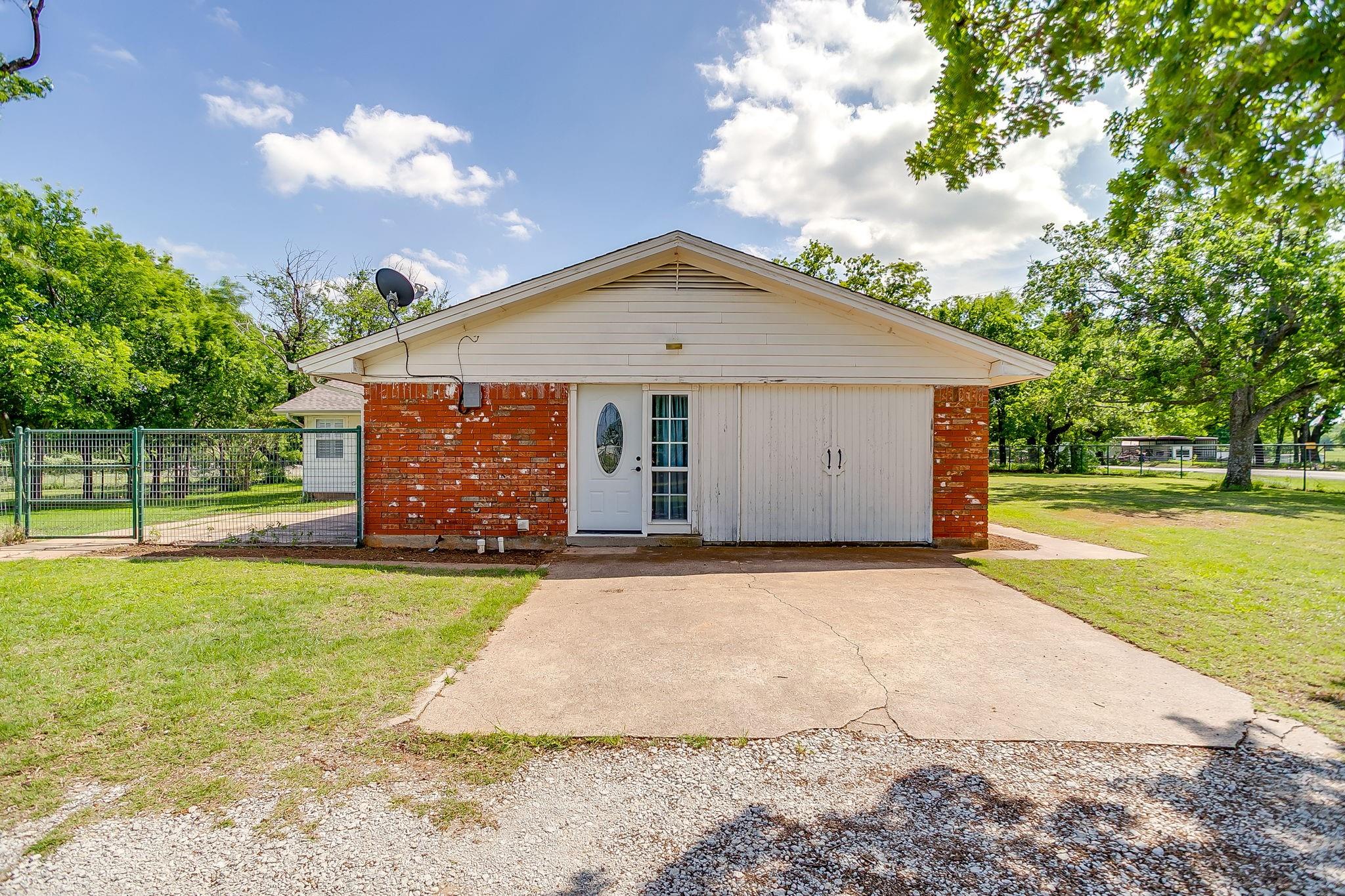 main property photo 34
