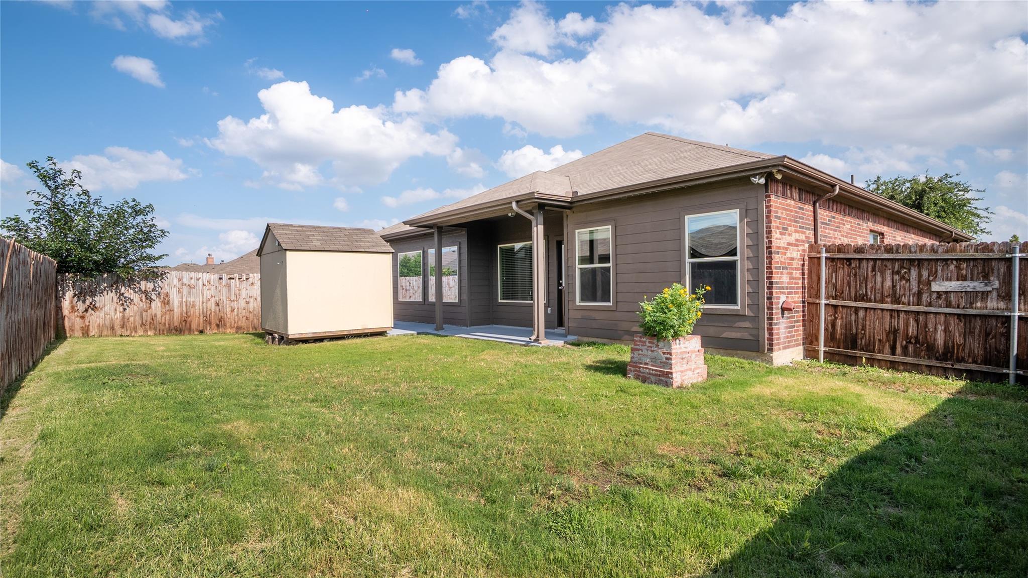 main property photo 9