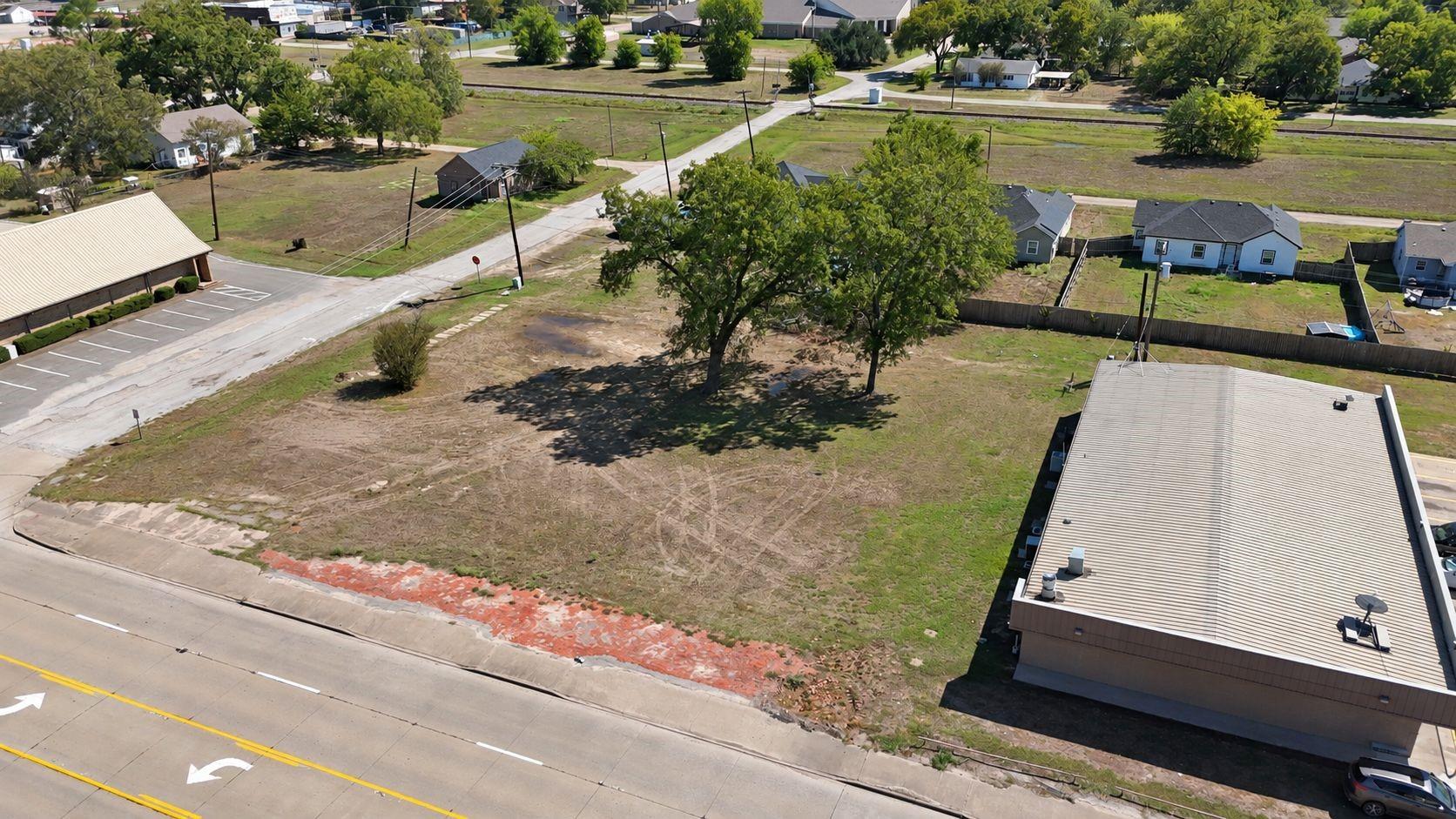 main property photo 11