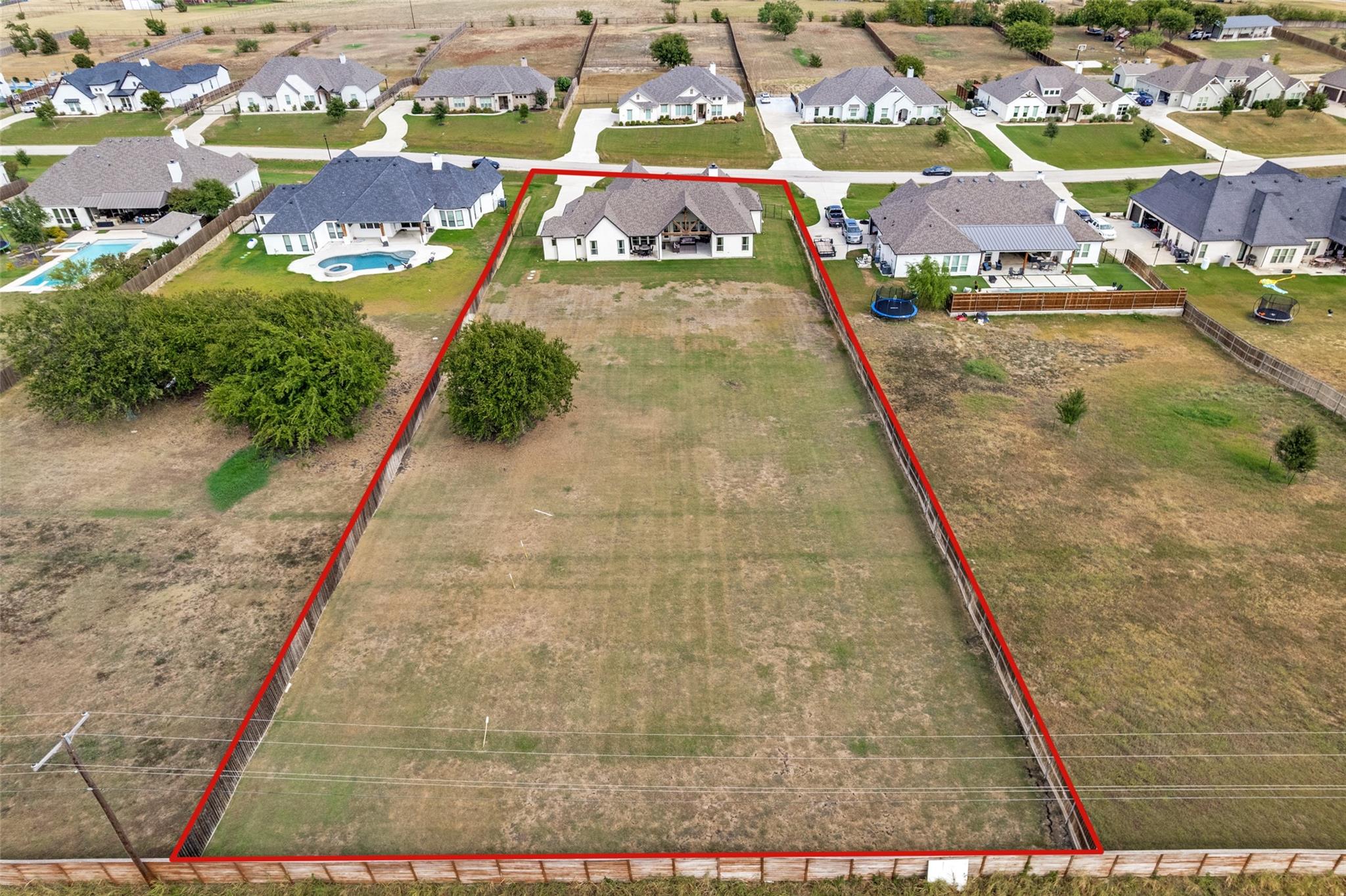 main property photo 30
