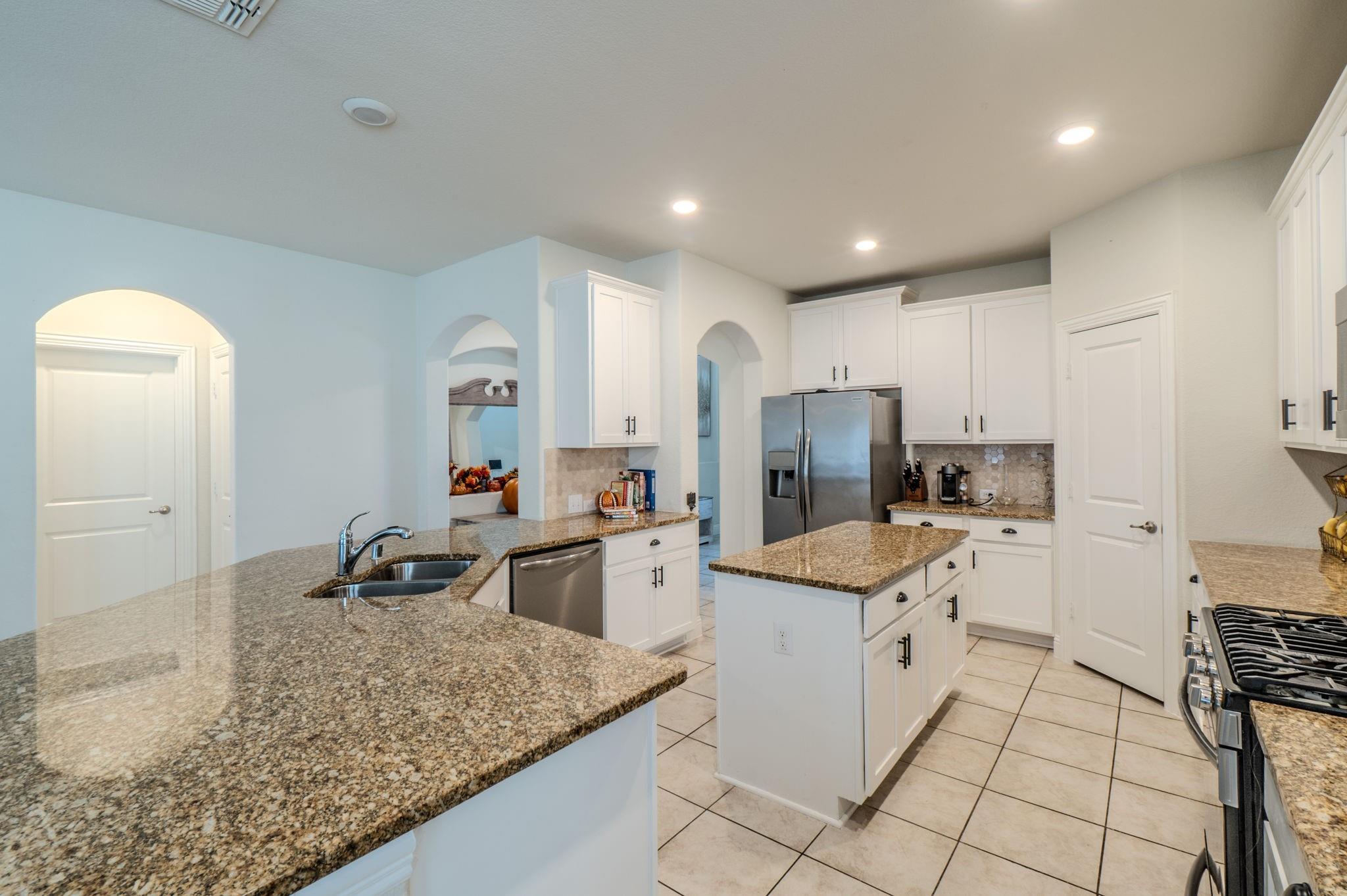 main property photo 5