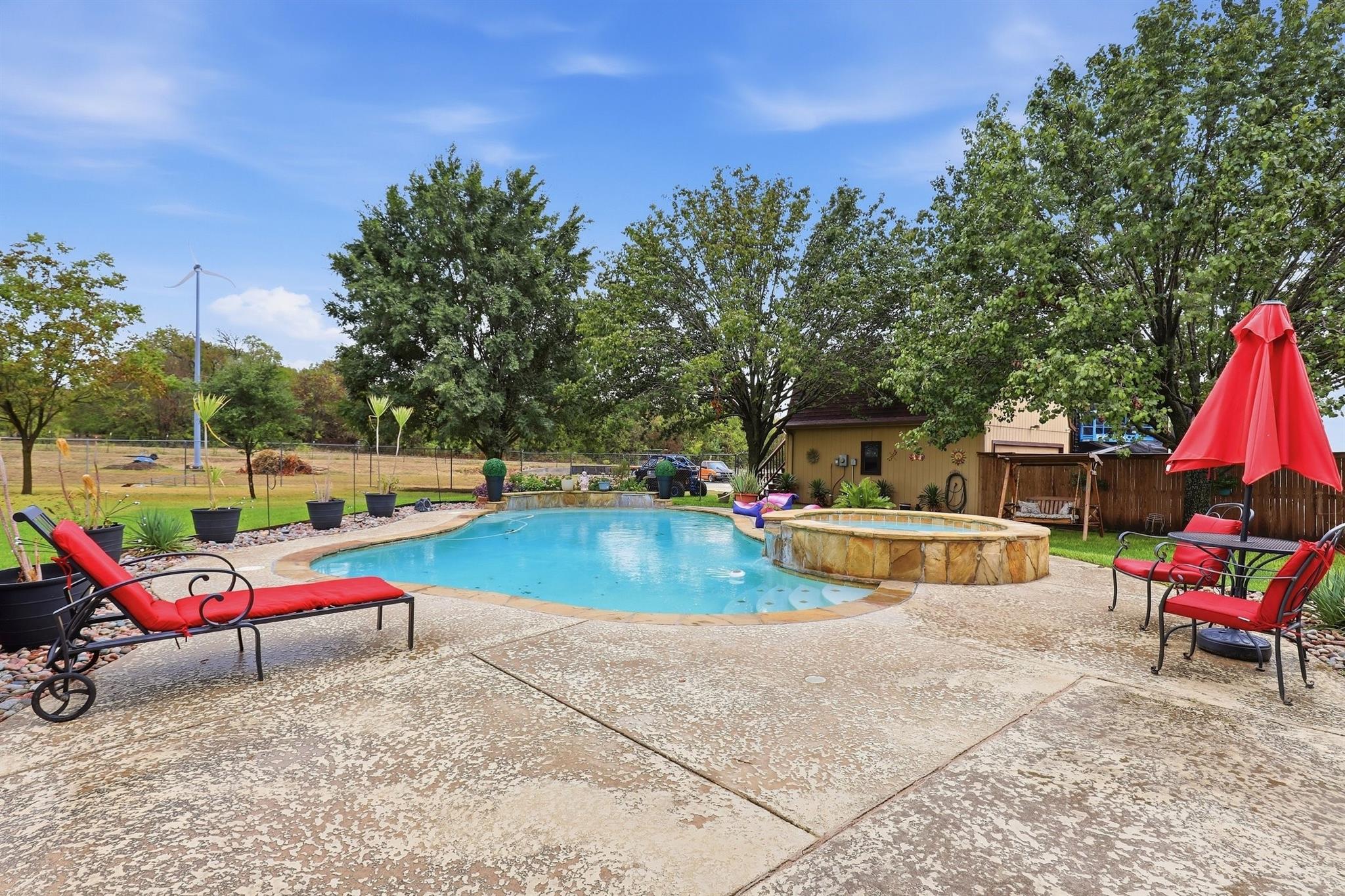 main property photo 19
