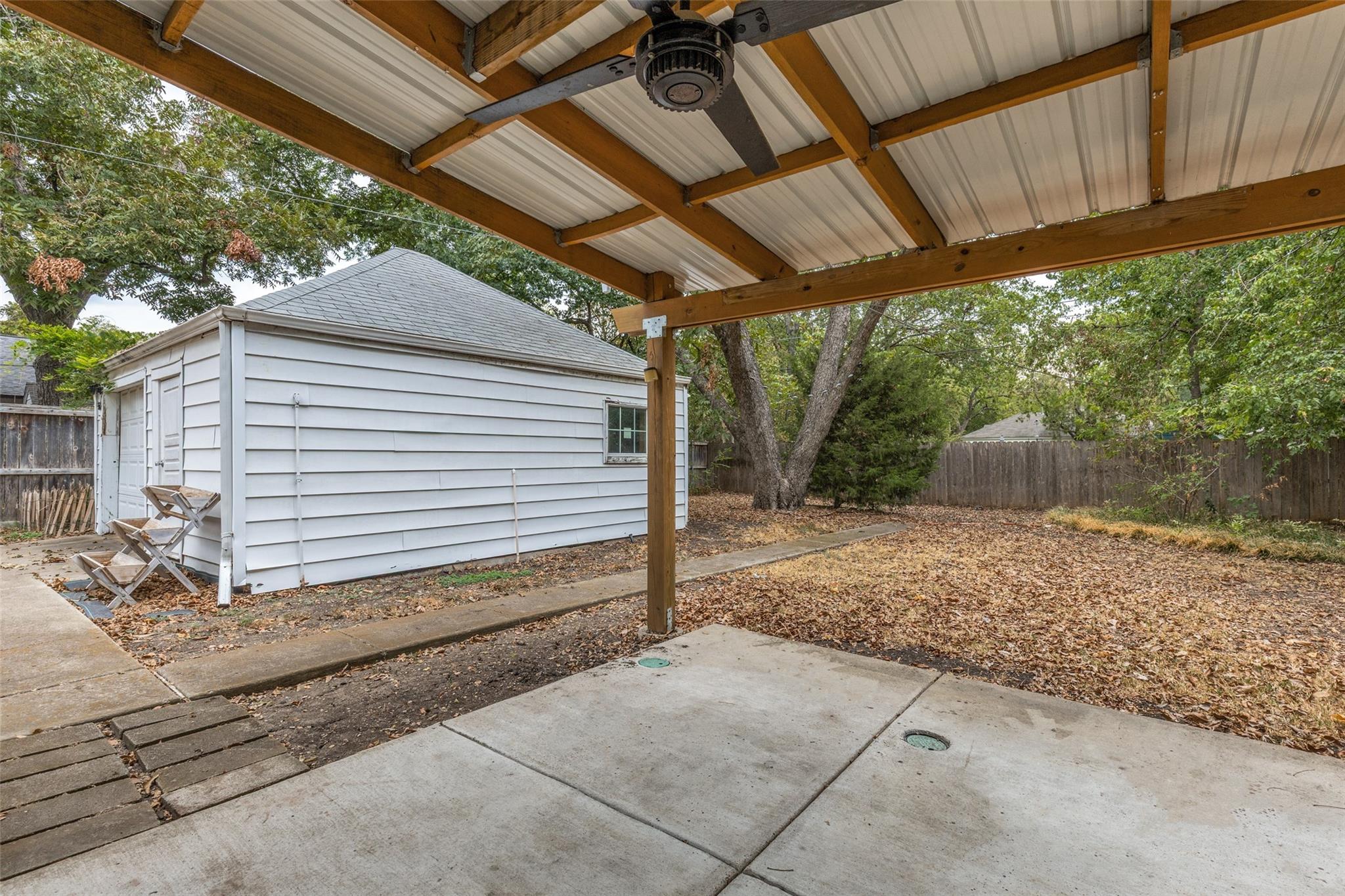 main property photo 18