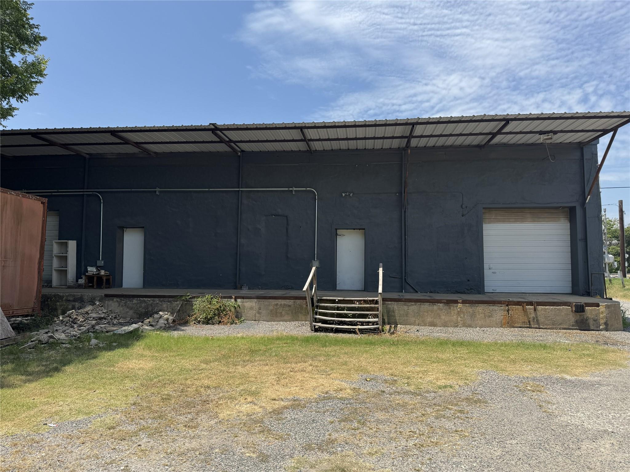 main property photo 6