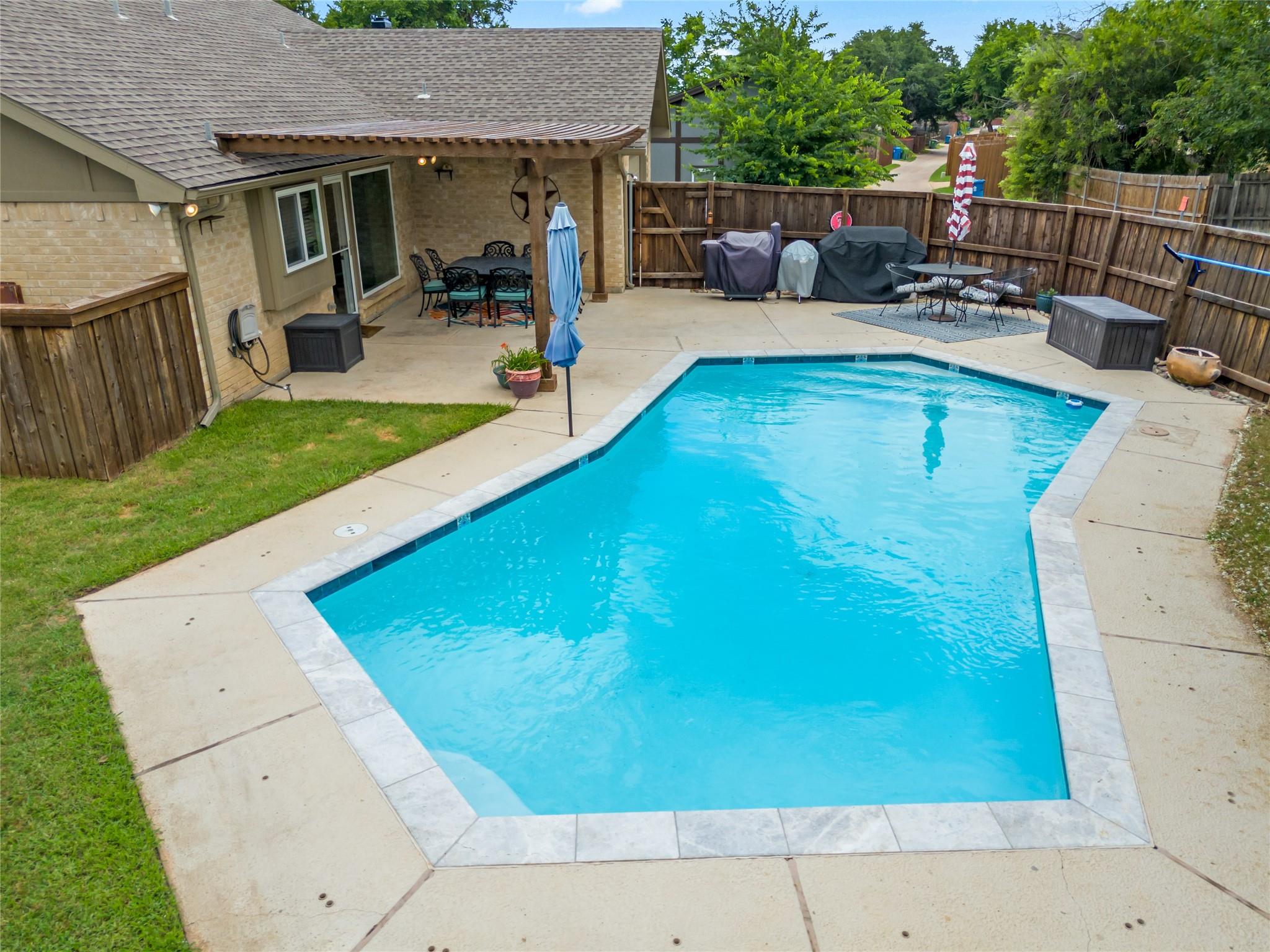 main property photo 32