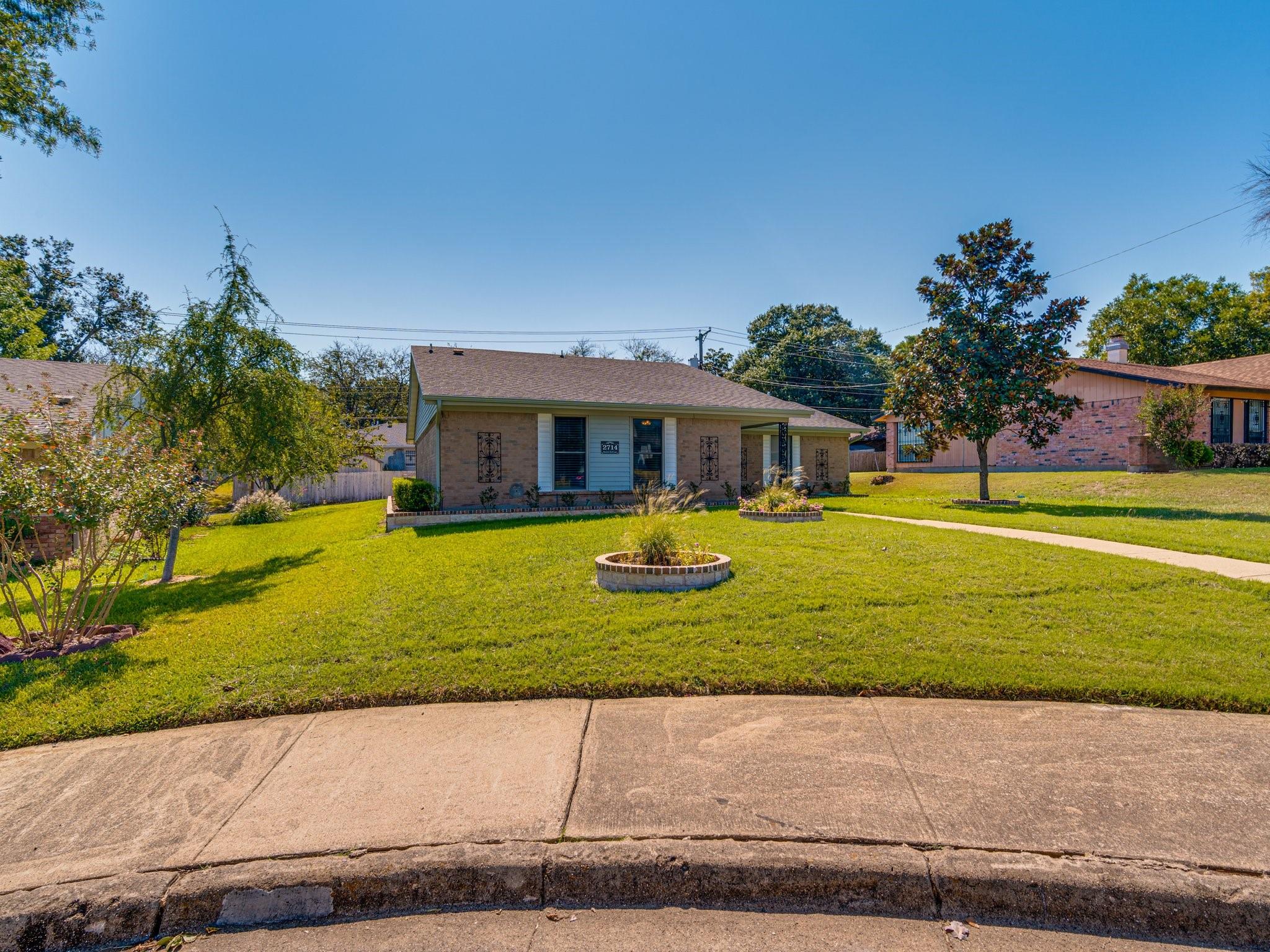 main property photo 3