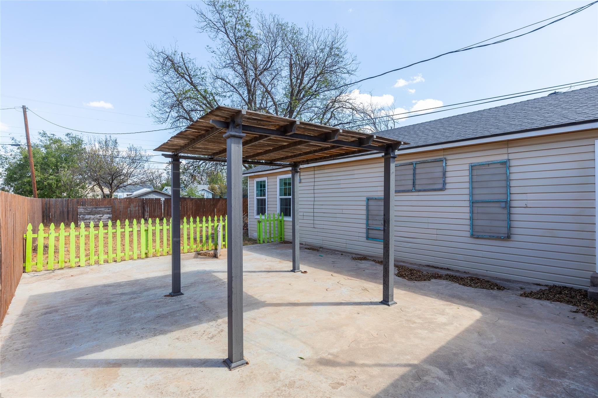 main property photo 31