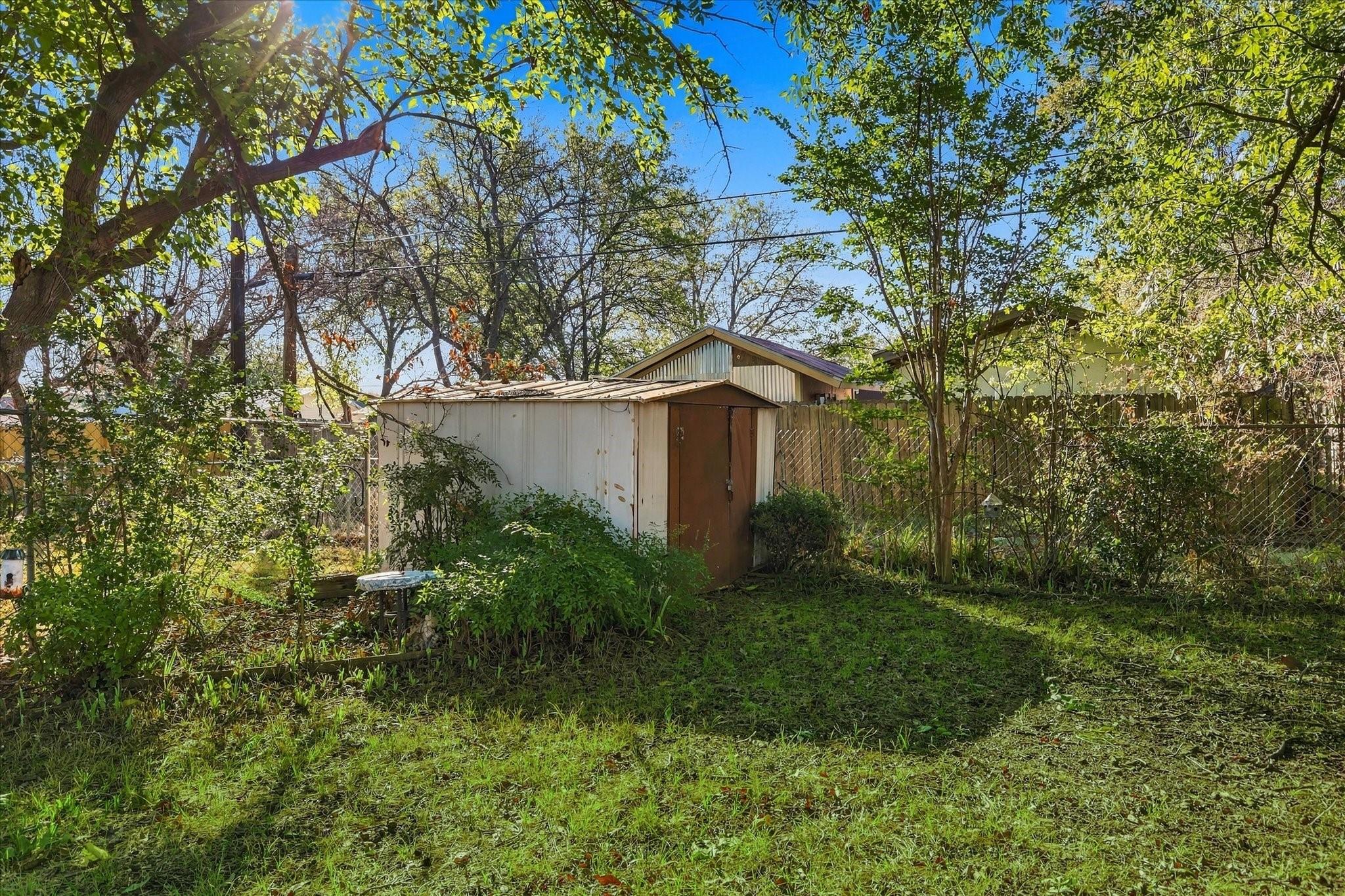 main property photo 27