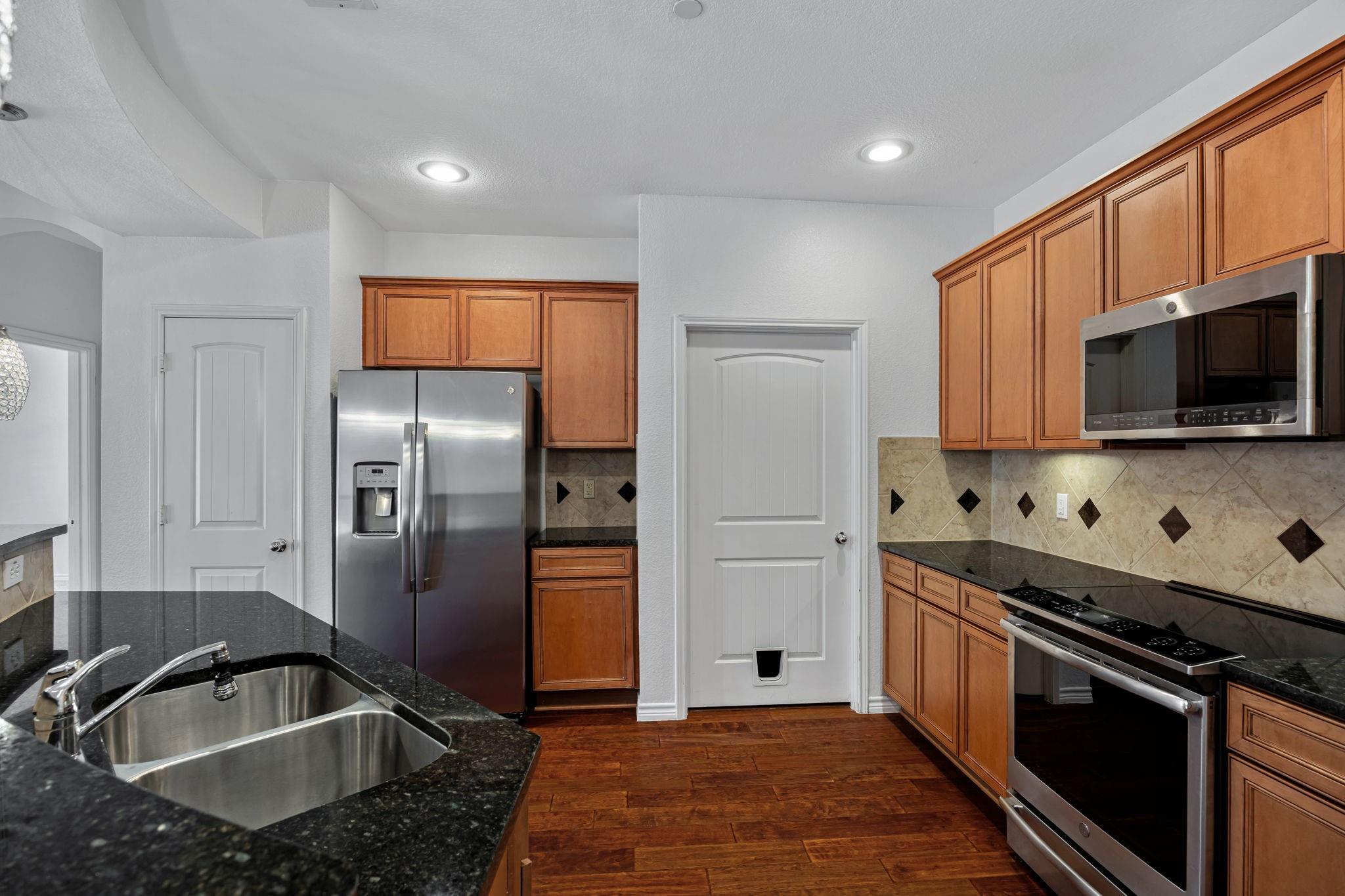 main property photo 7