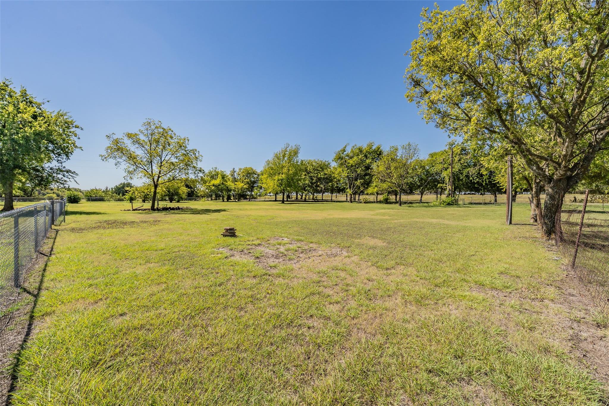 main property photo 14