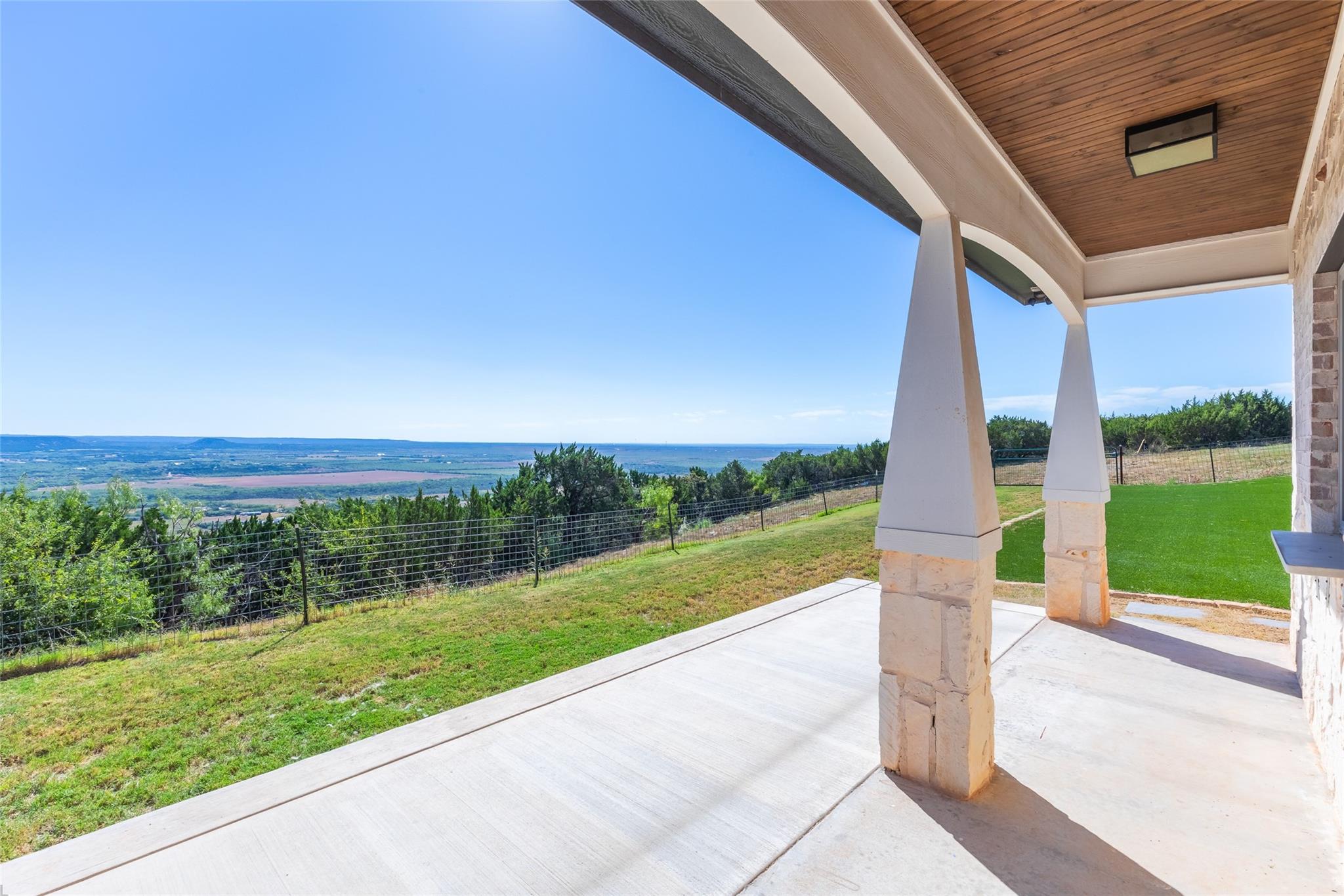 main property photo 36