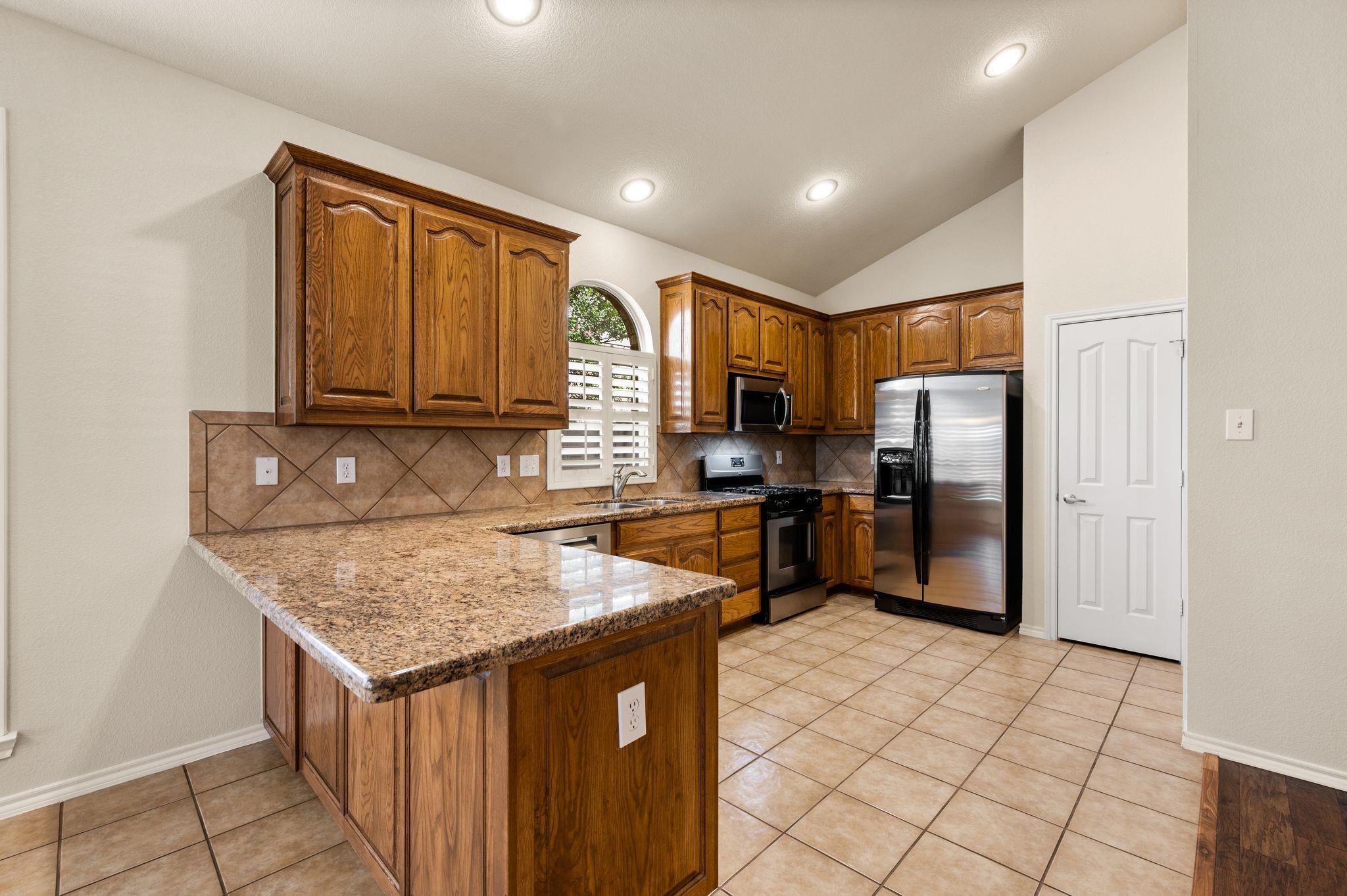 main property photo 11
