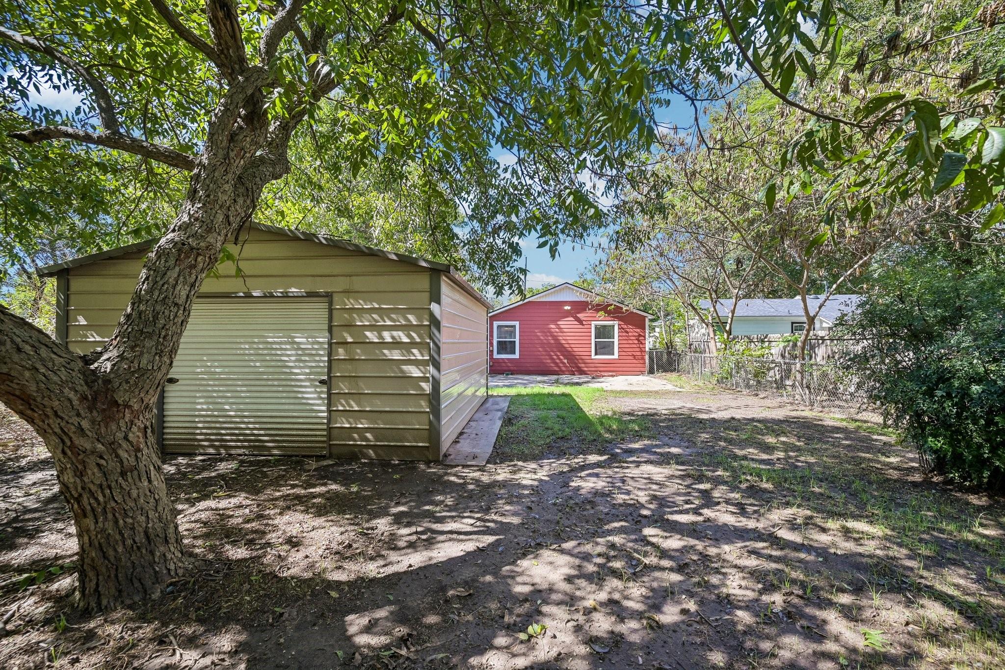 main property photo 28