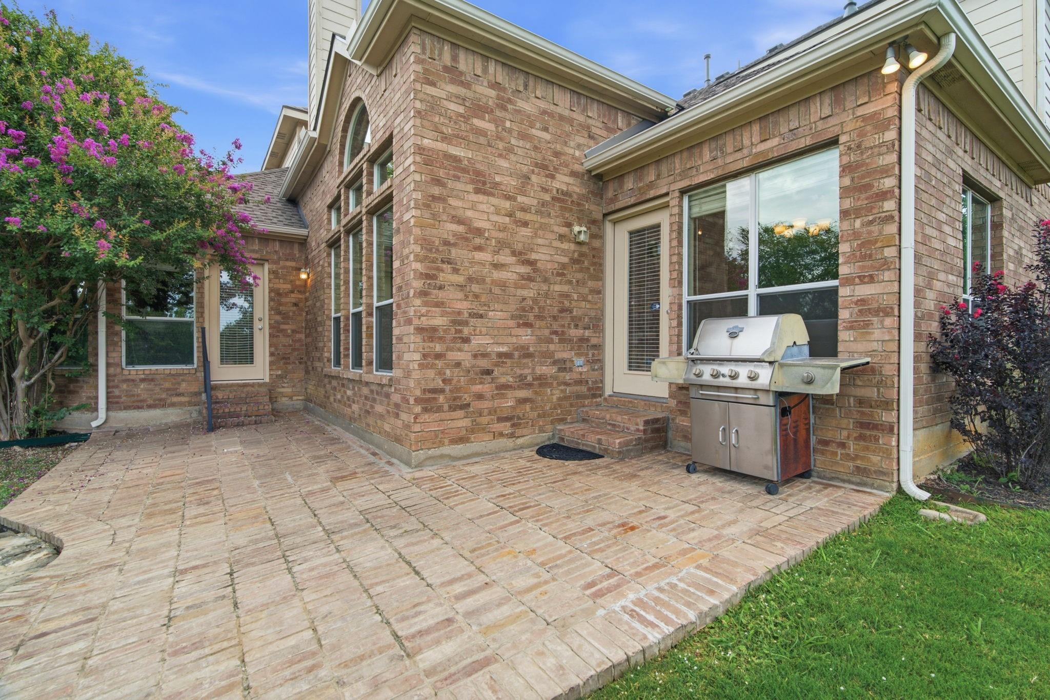 main property photo 25