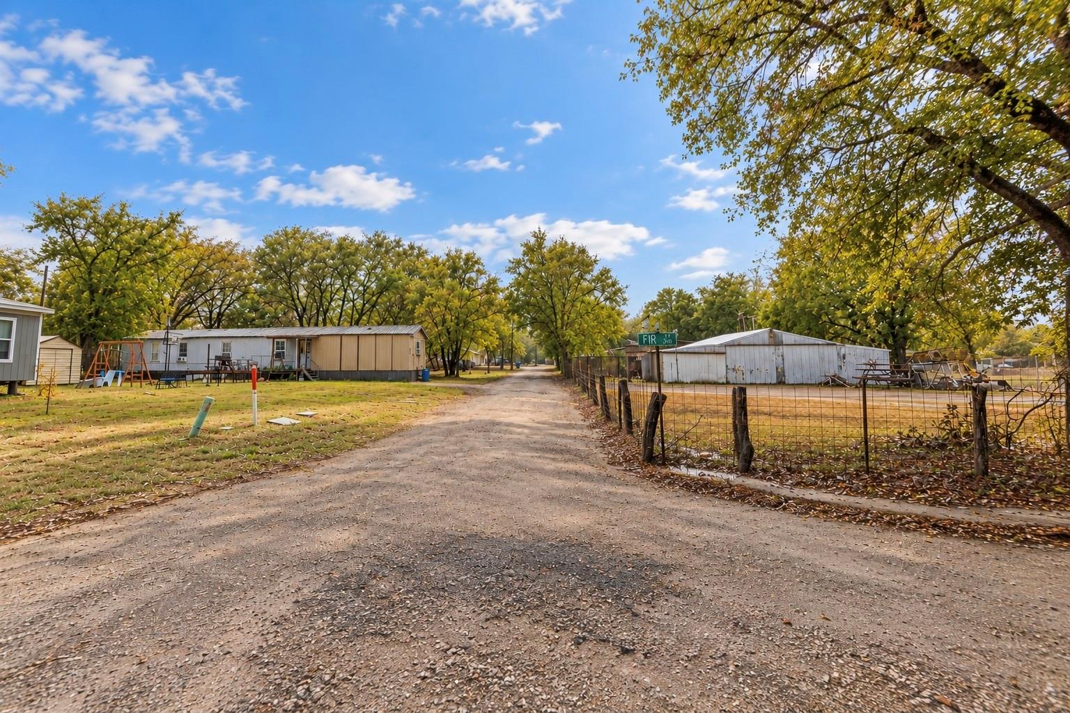 main property photo 27