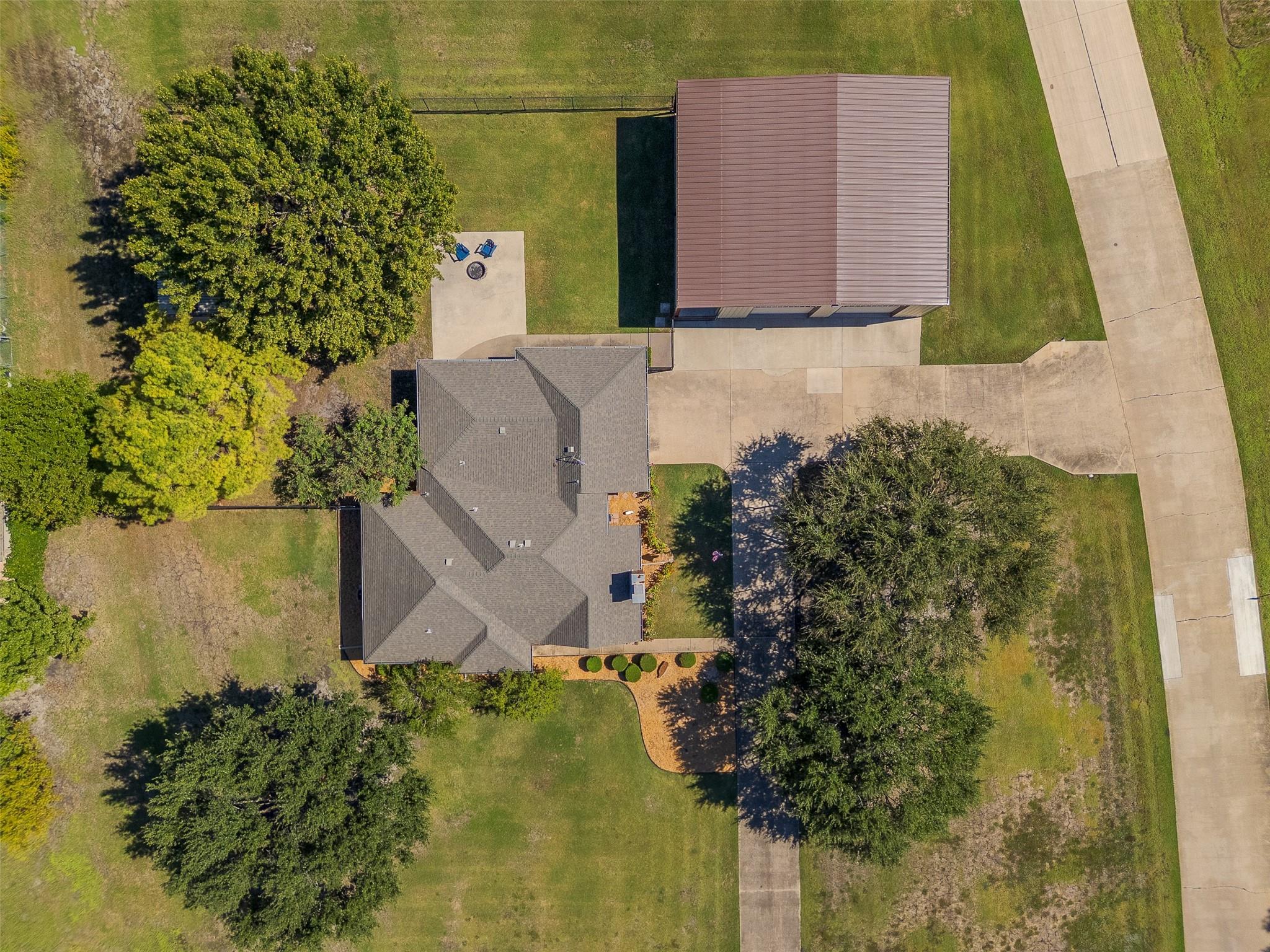 main property photo 32