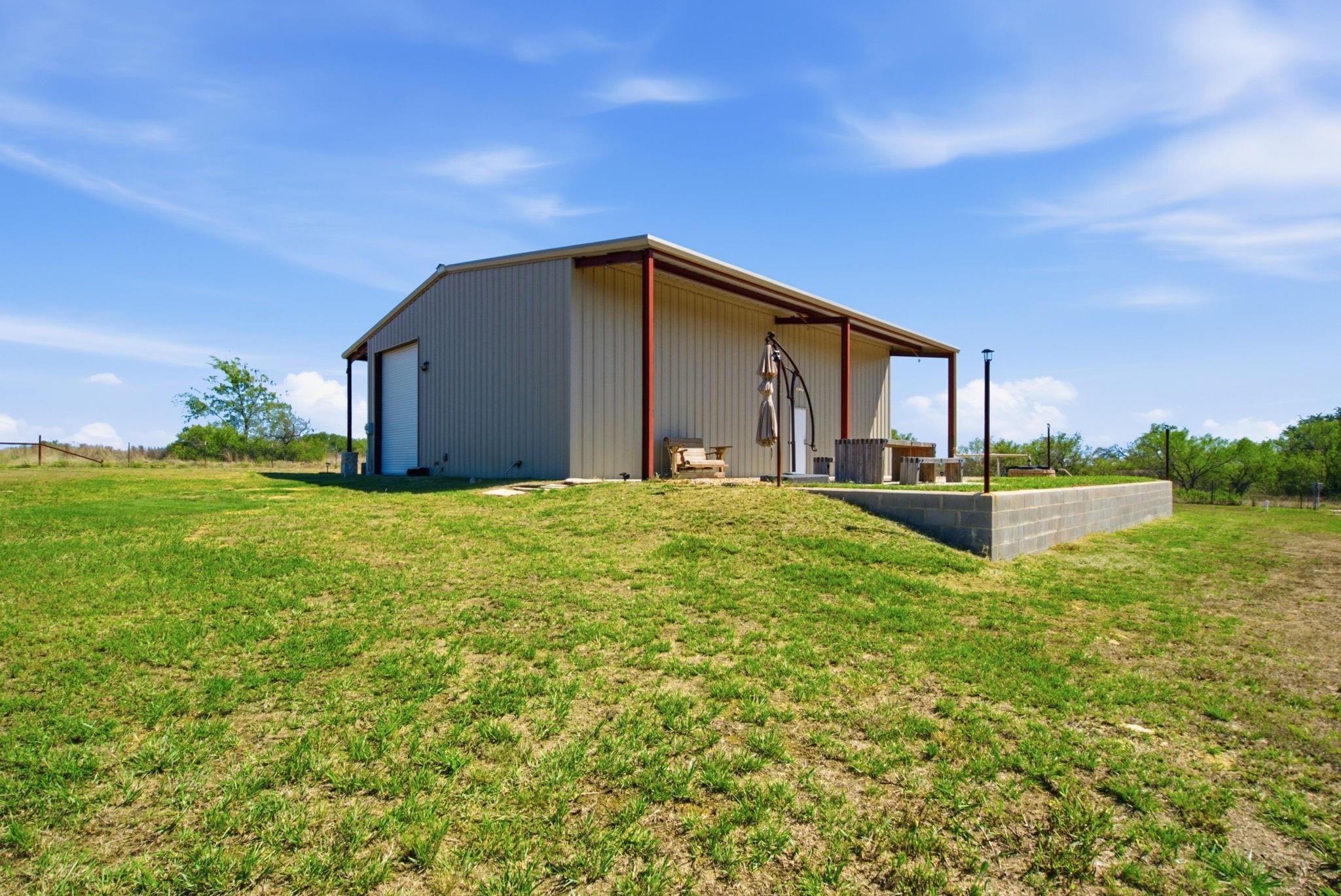 main property photo 10