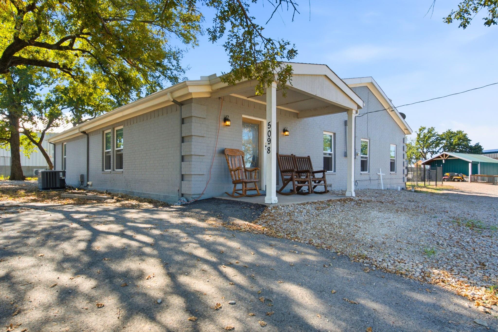 main property photo 3