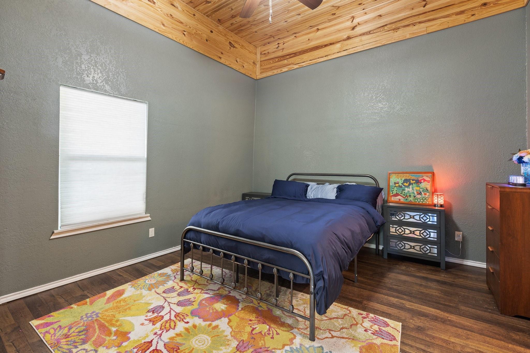 main property photo 17