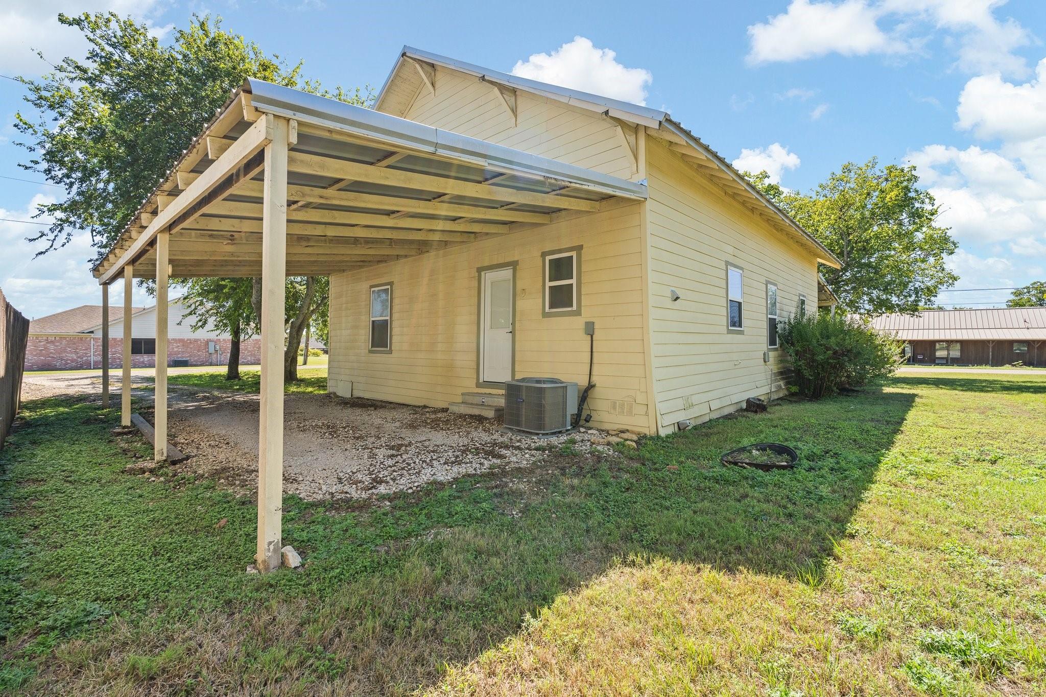 main property photo 28