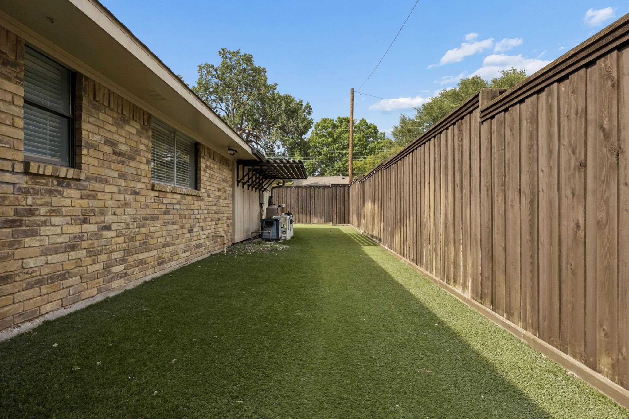 main property photo 30