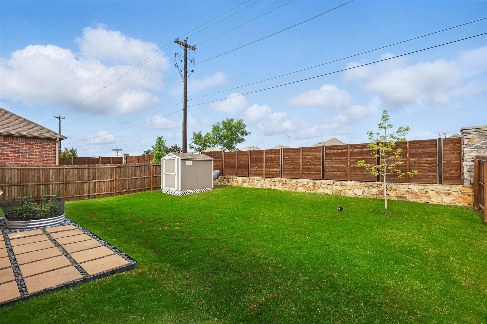 main property photo 19