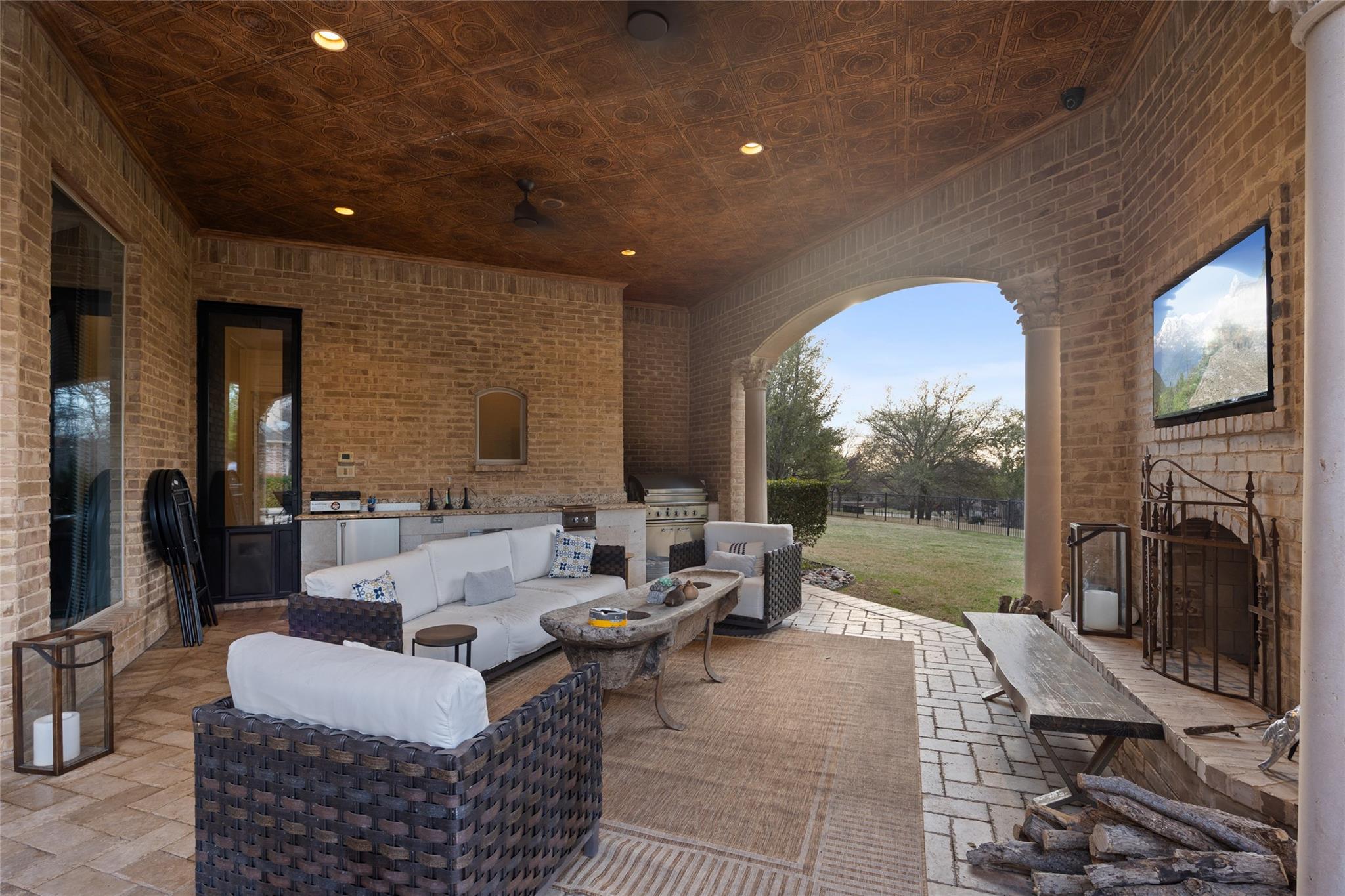 main property photo 28