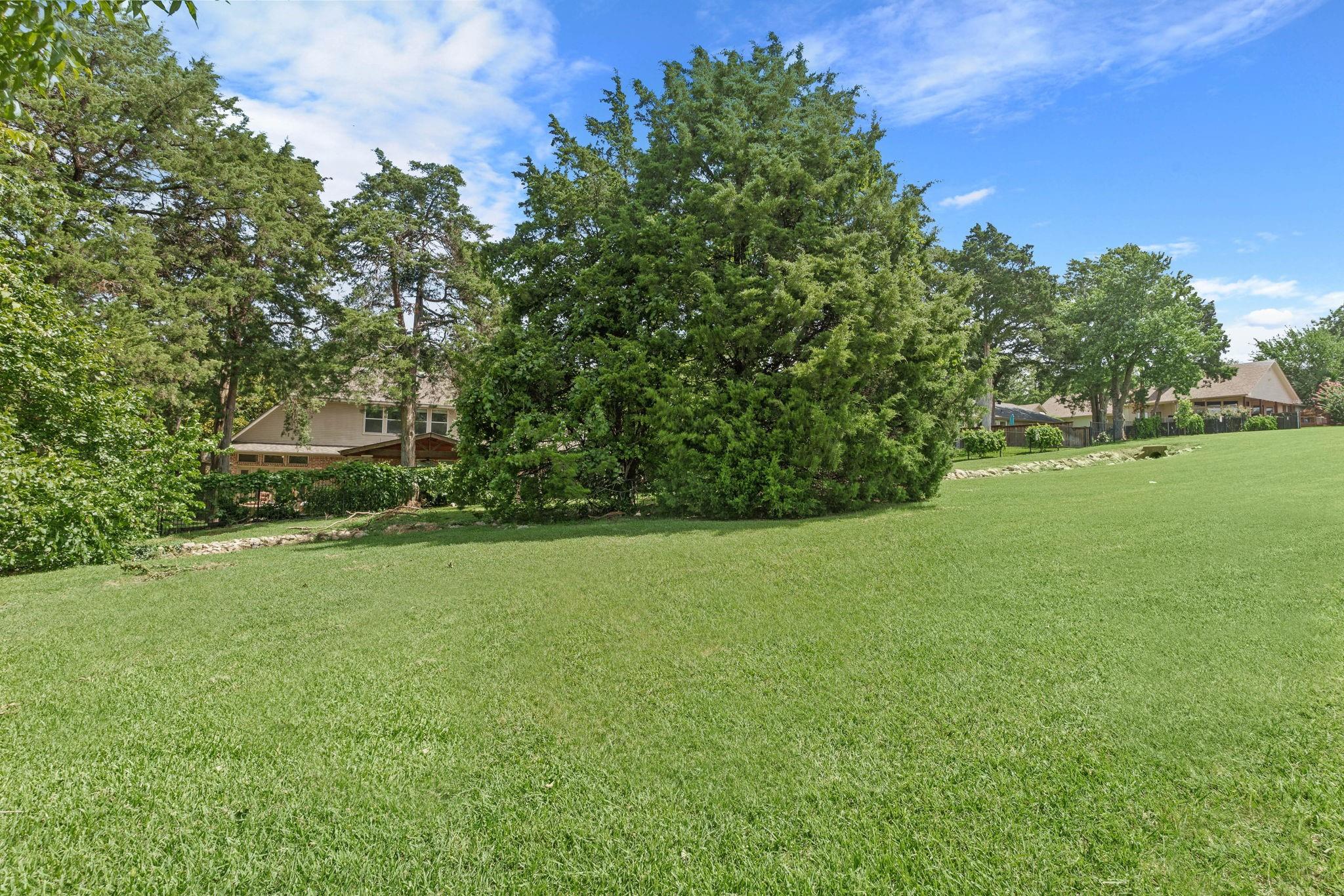 main property photo 38