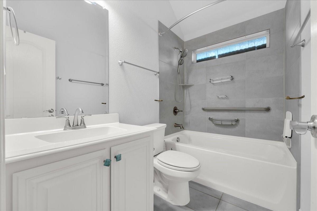 main property photo 14