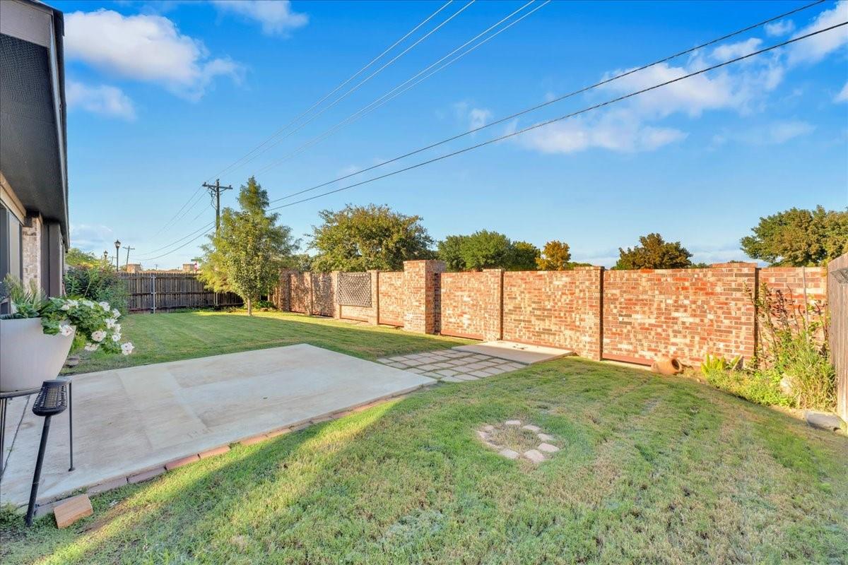 main property photo 32