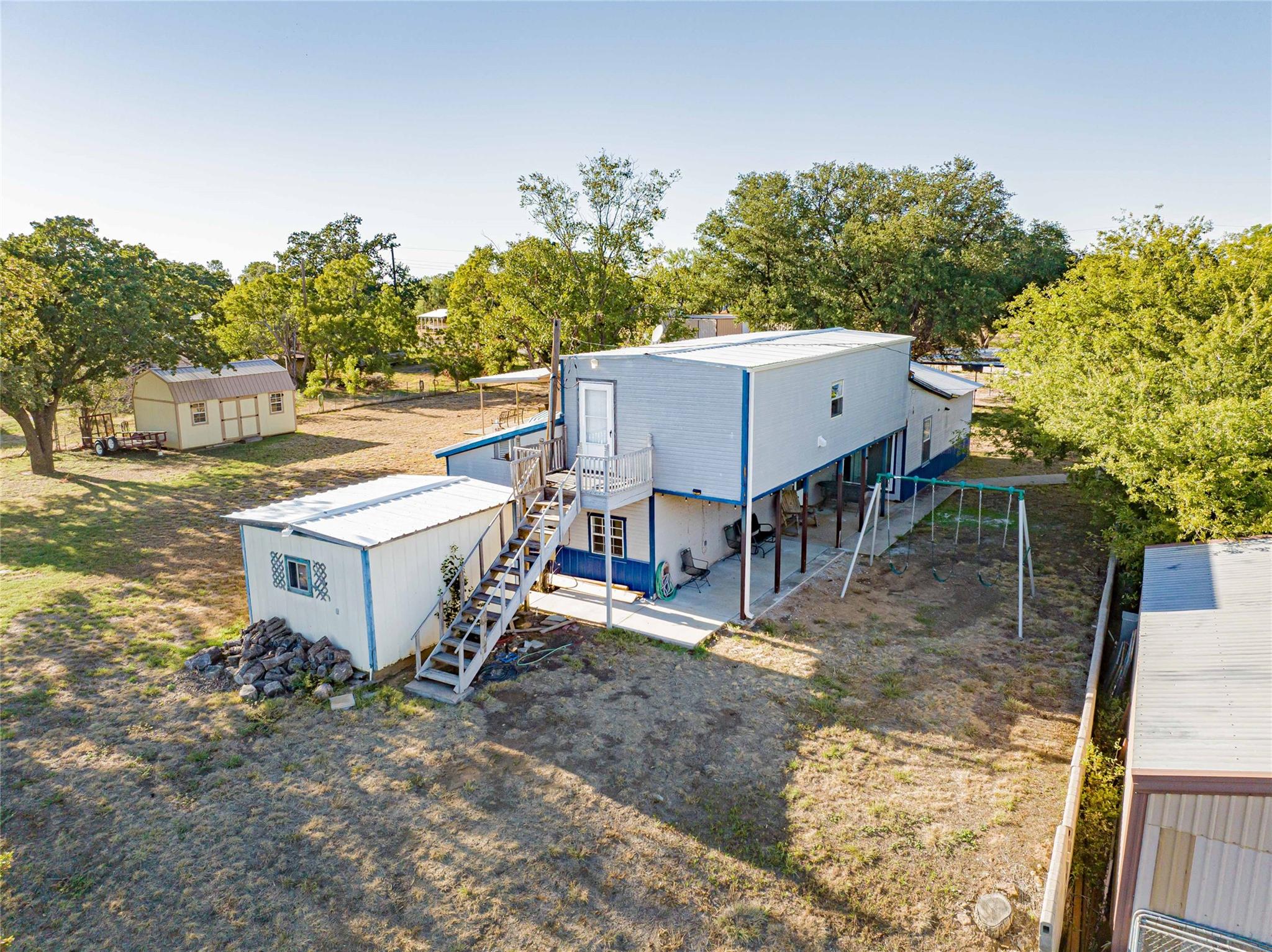 main property photo 32