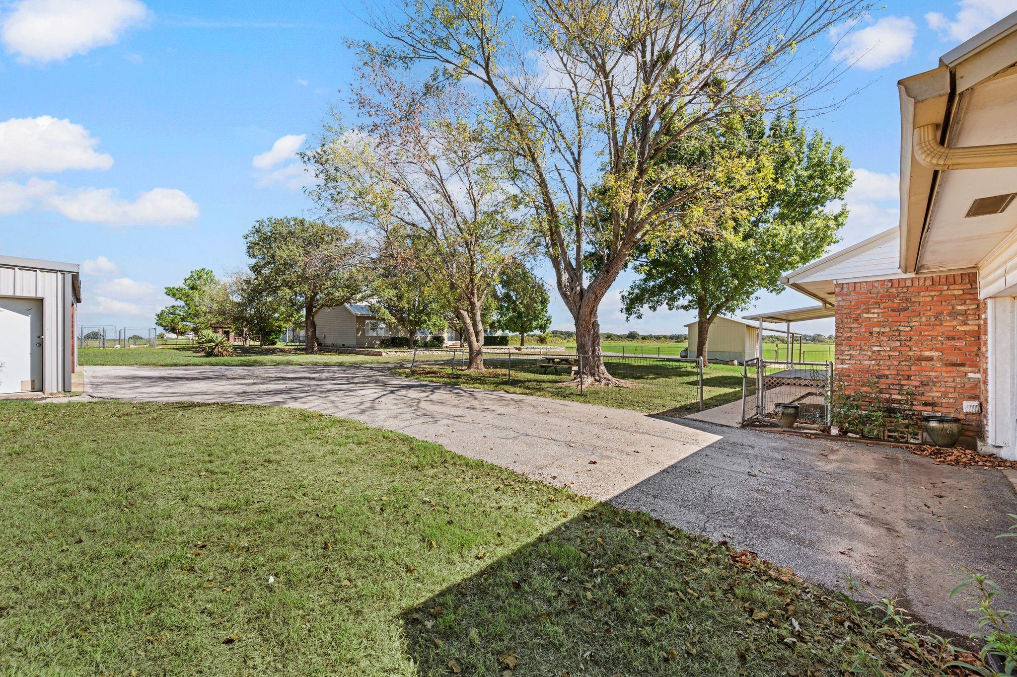 main property photo 22