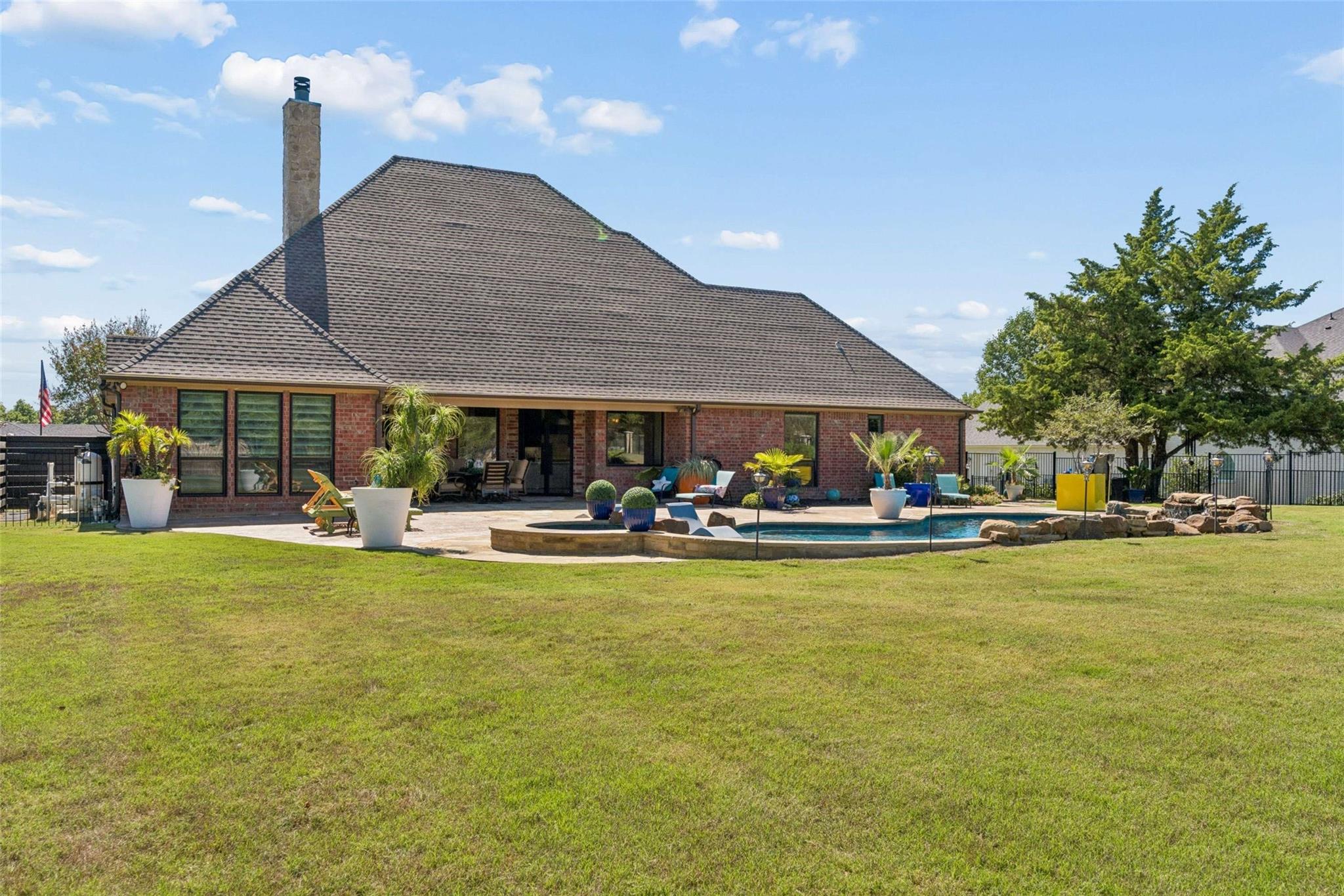 main property photo 33