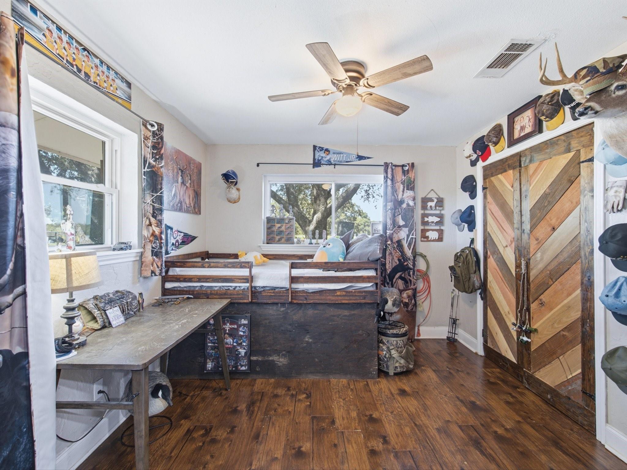 main property photo 22