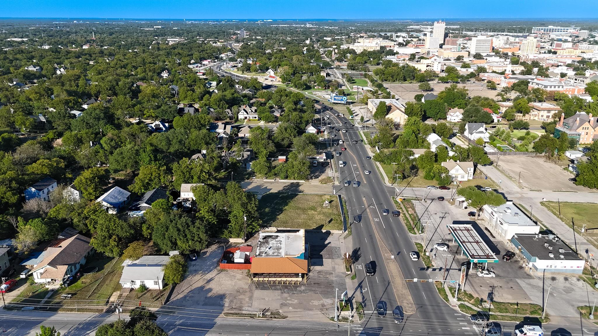 main property photo 17
