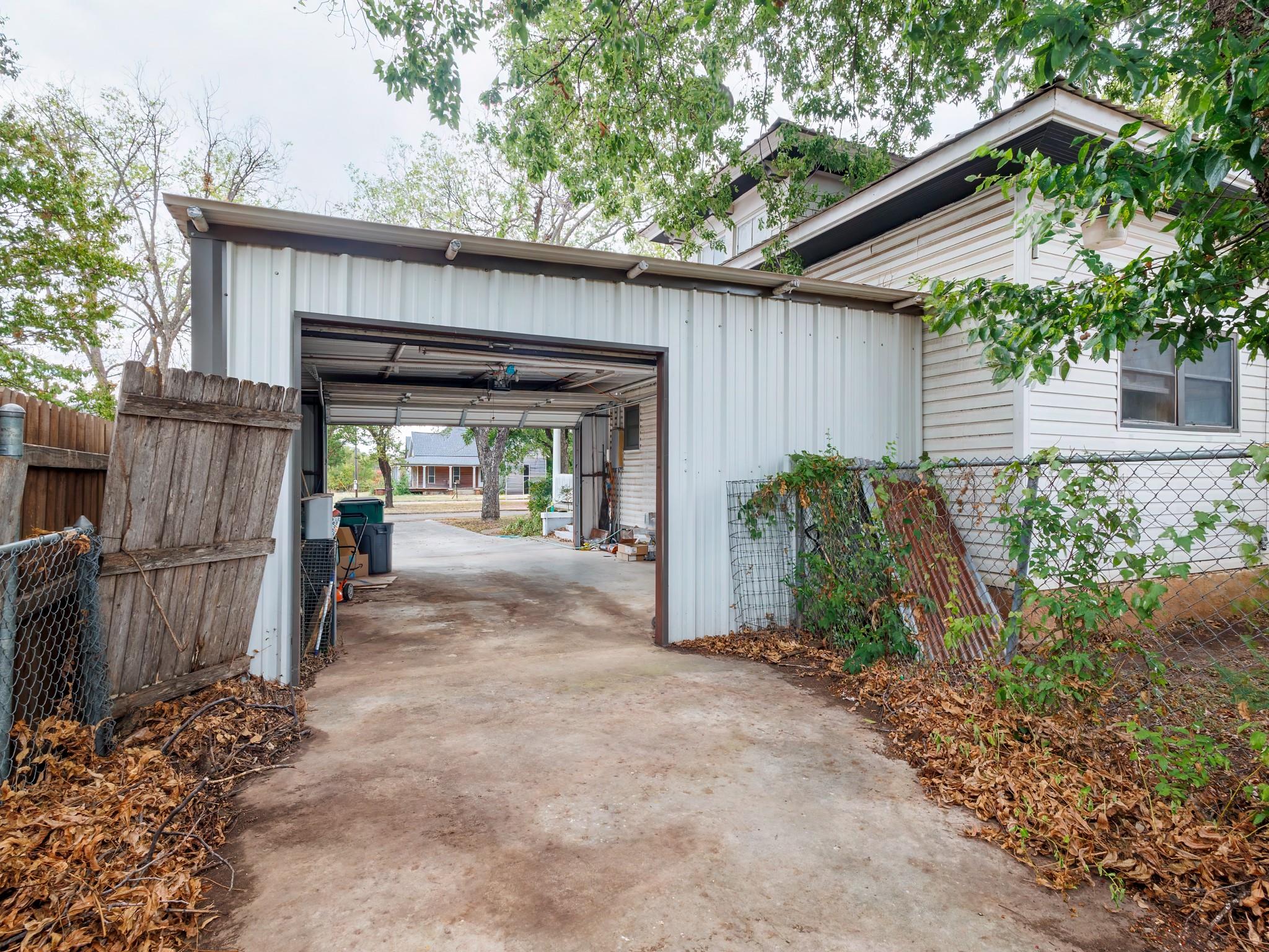 main property photo 32