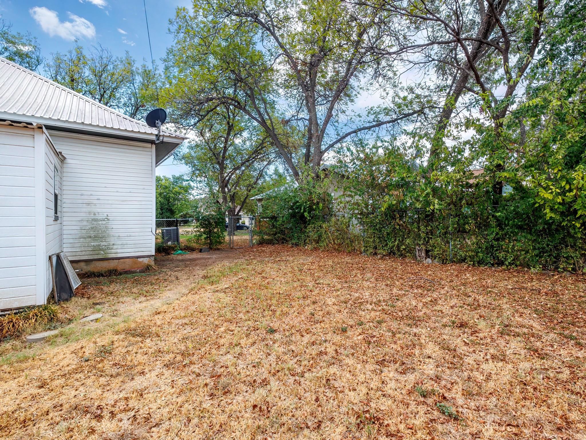 main property photo 37