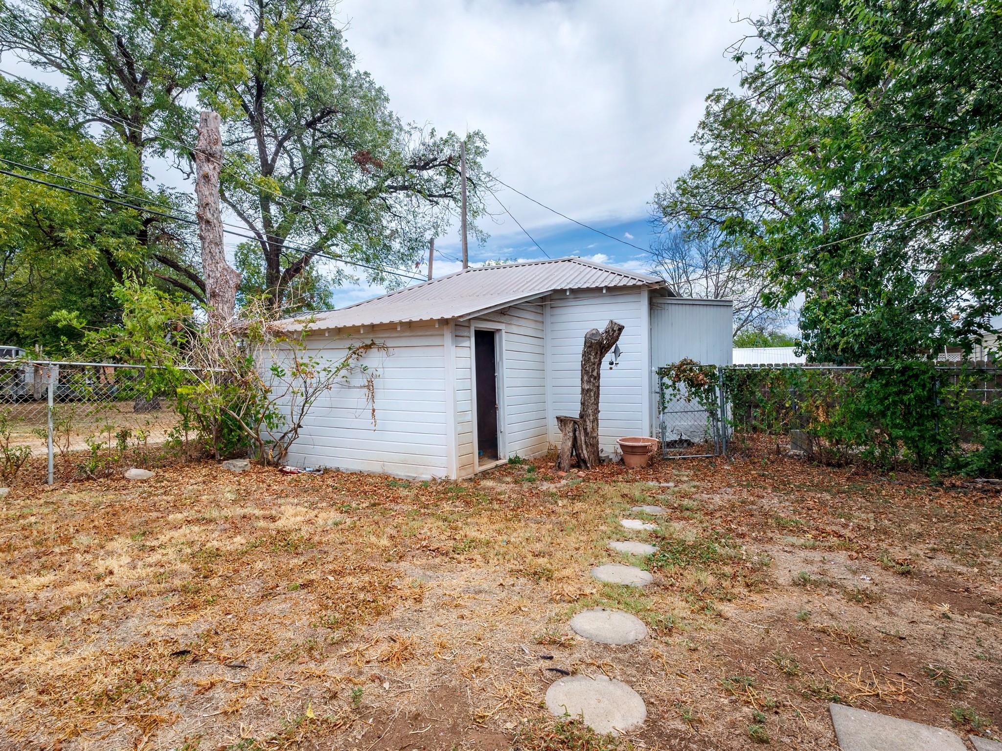 main property photo 38