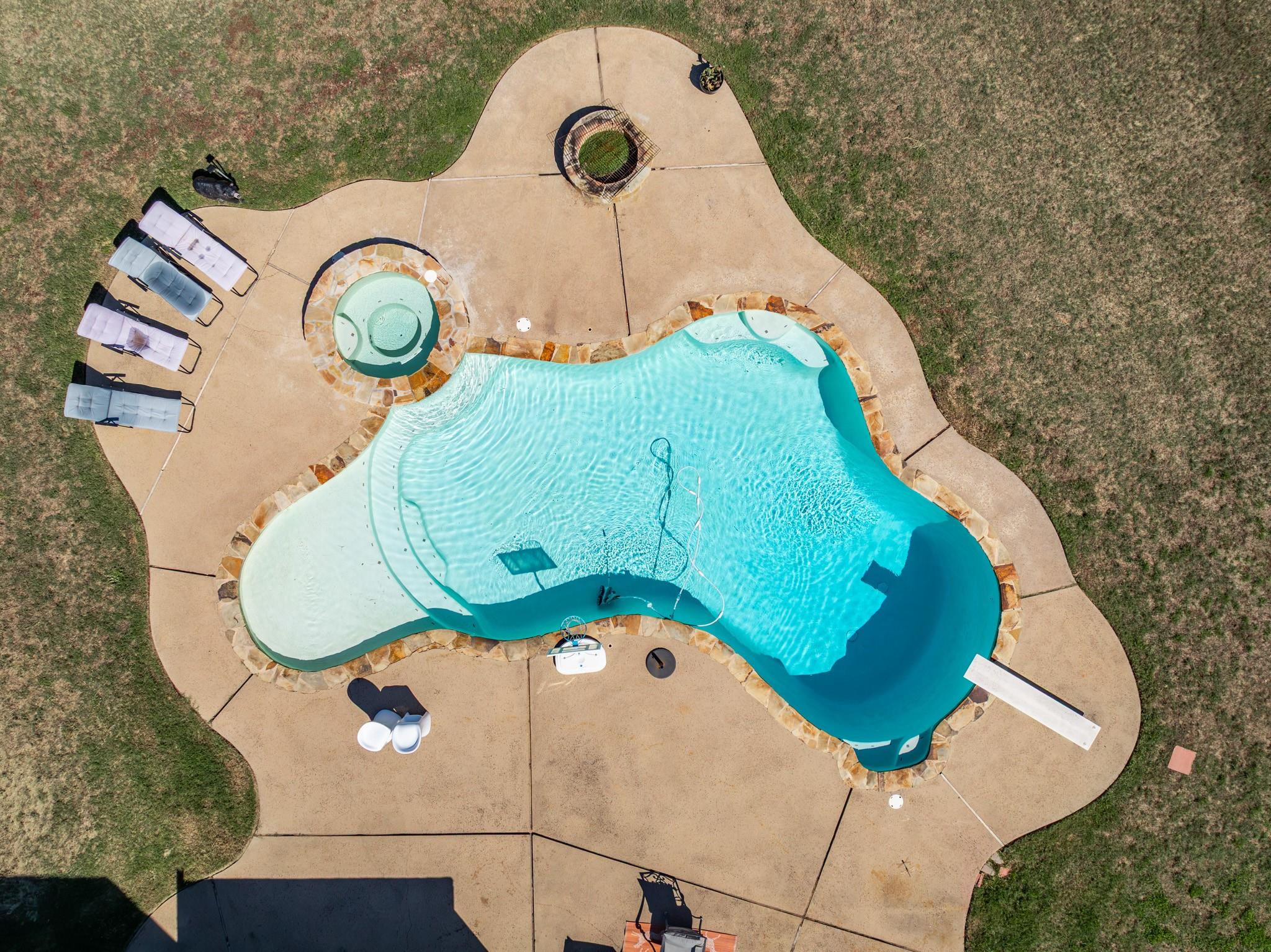 main property photo 35