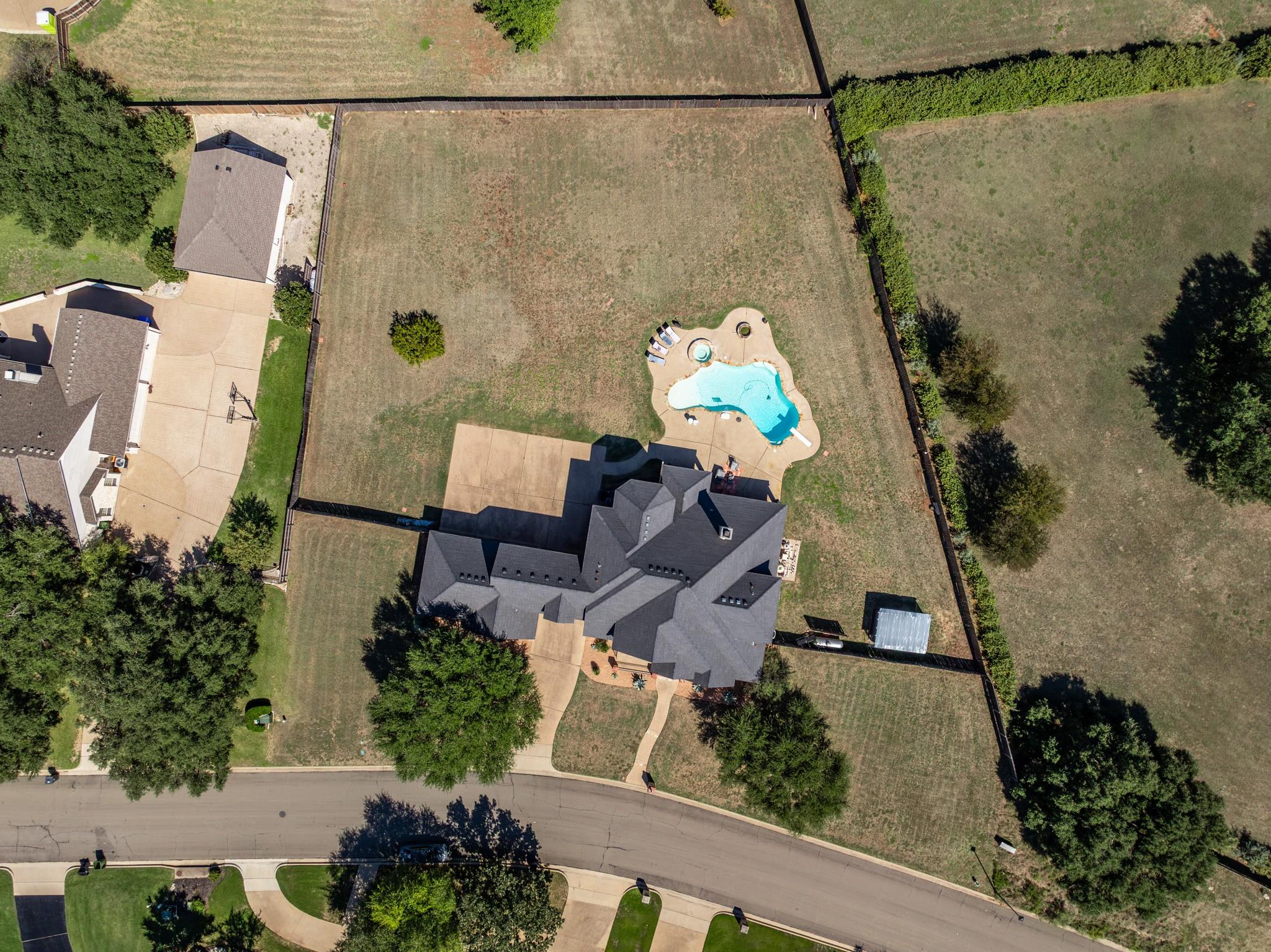 main property photo 36