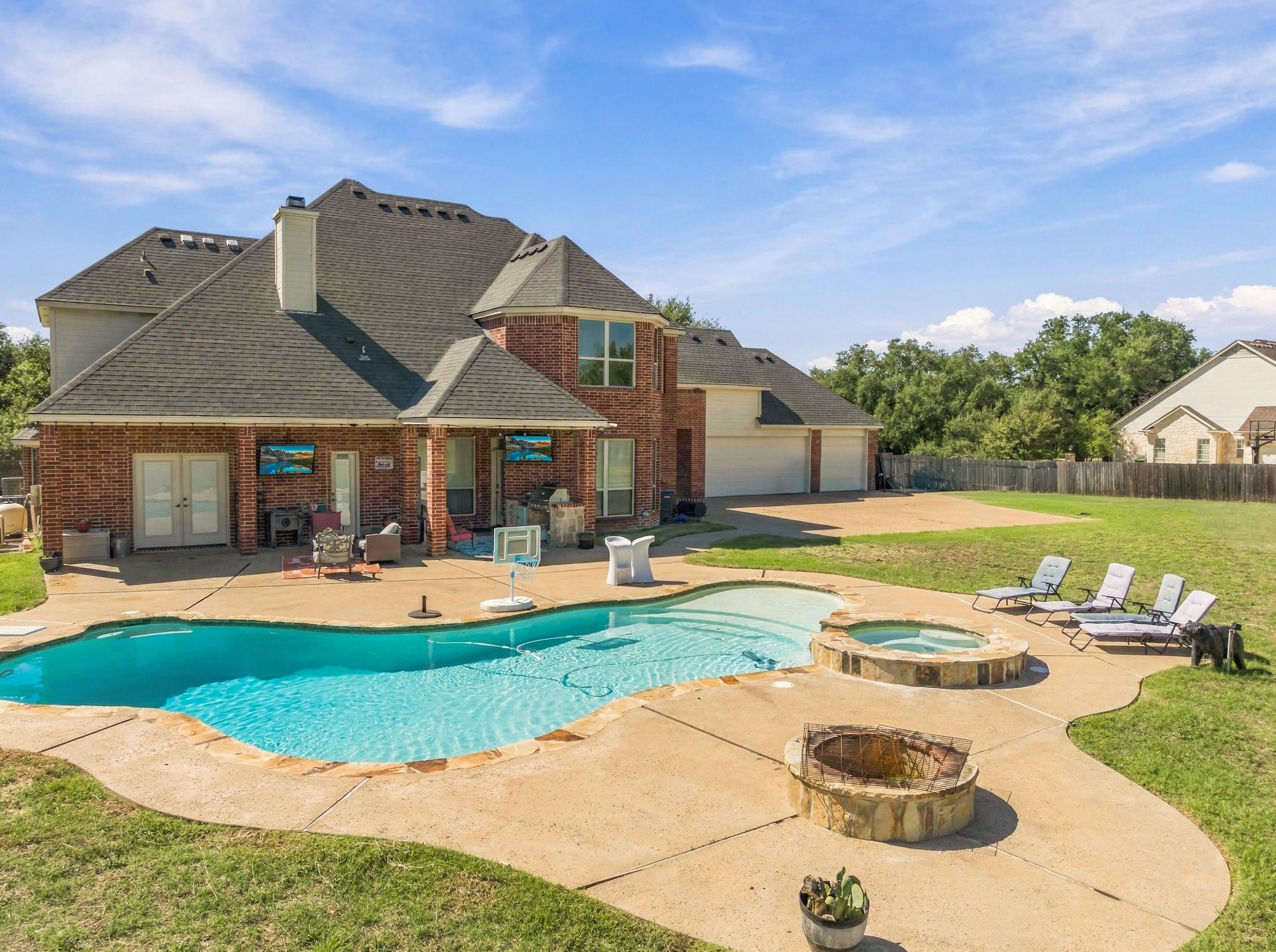 main property photo 5