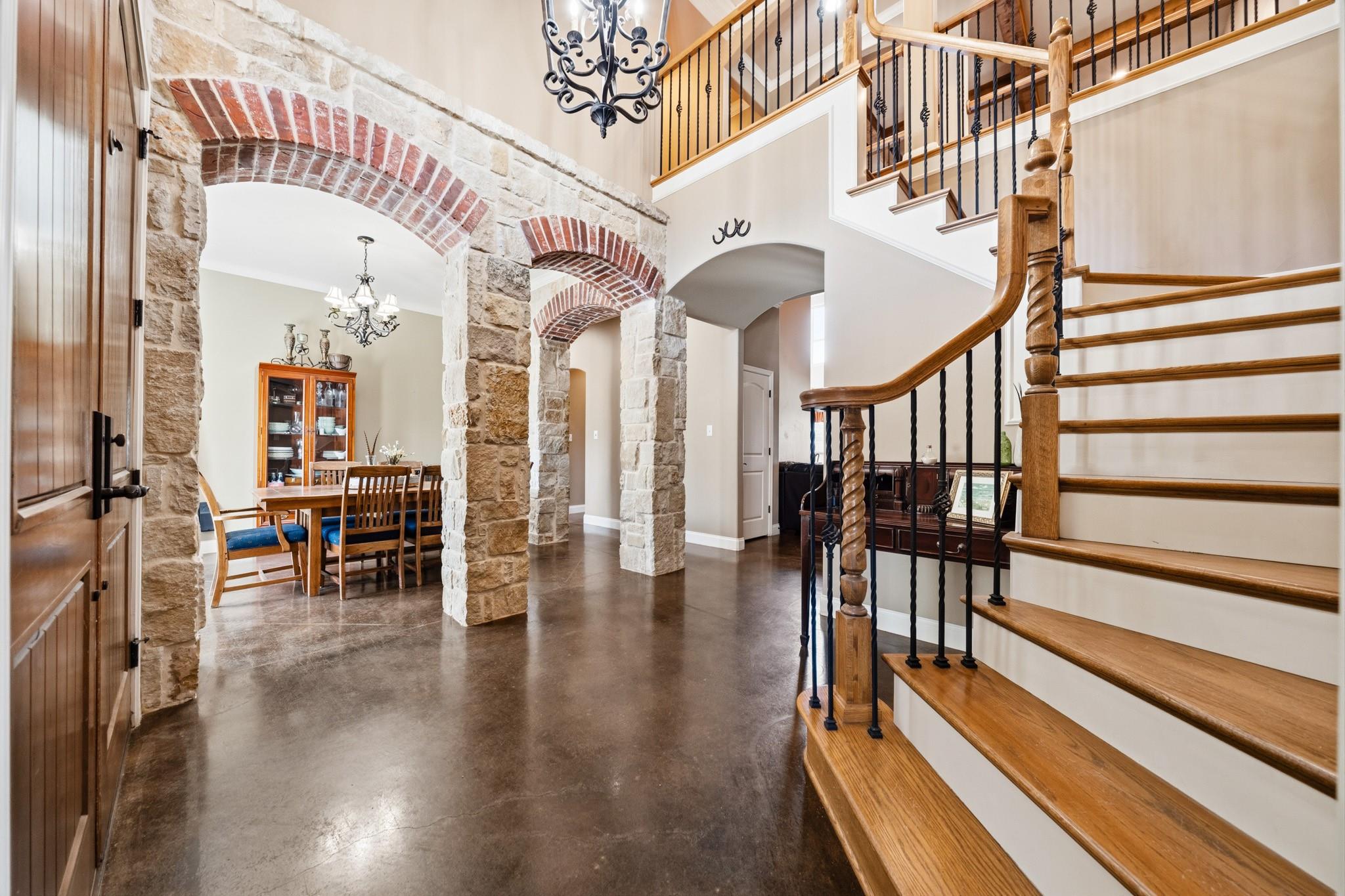 main property photo 7