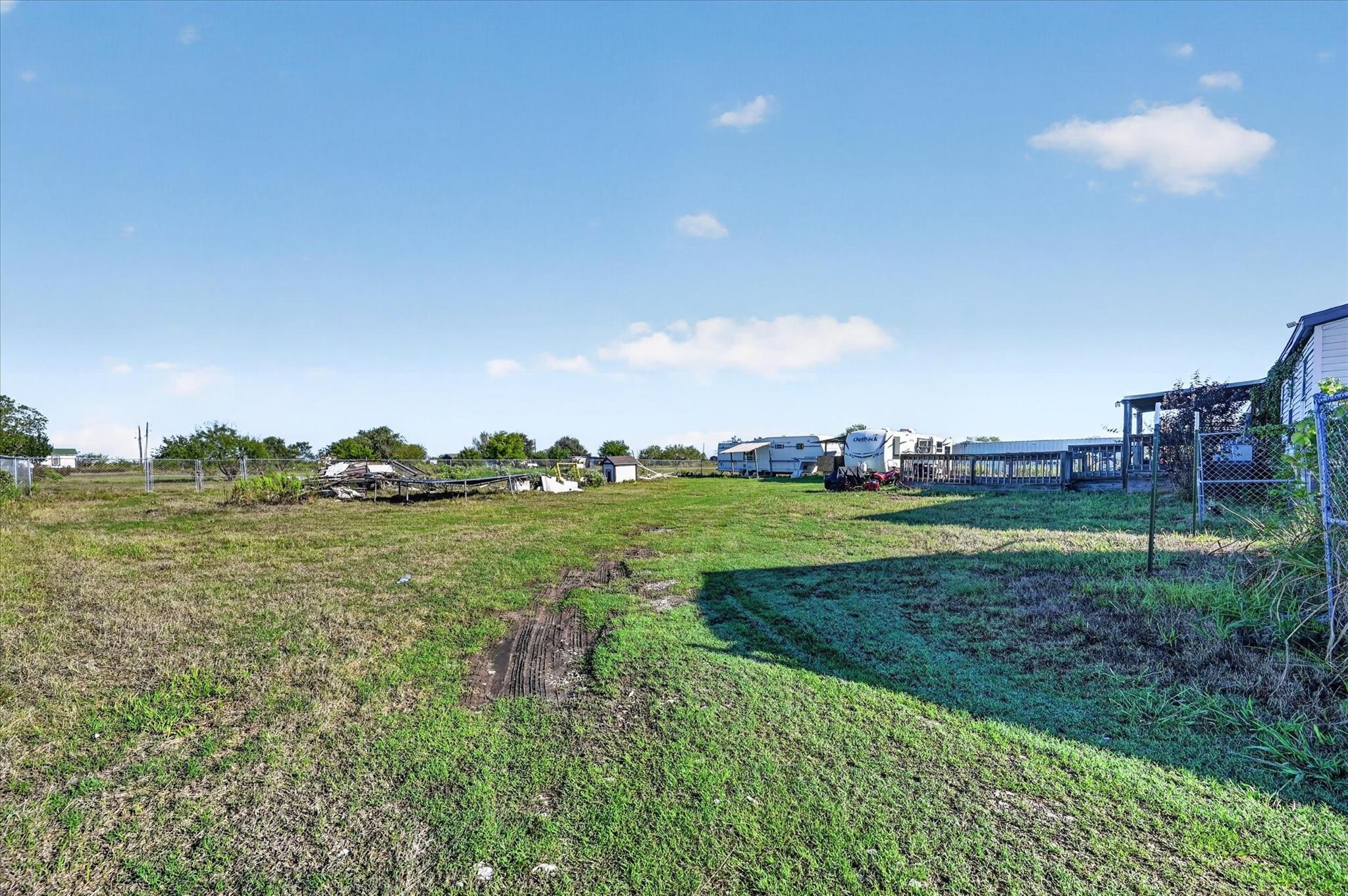 main property photo 31