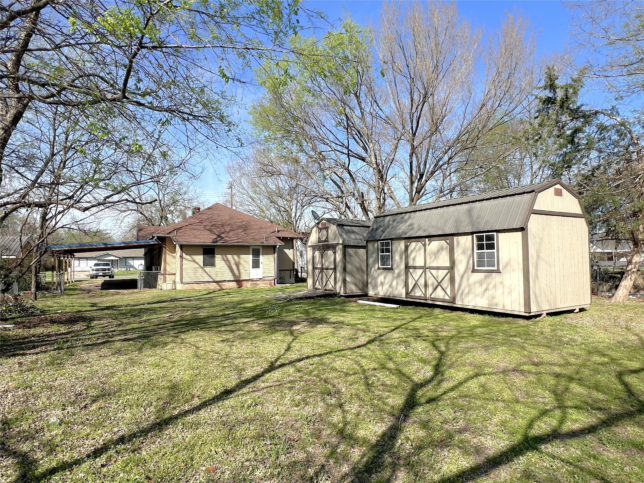 main property photo 29