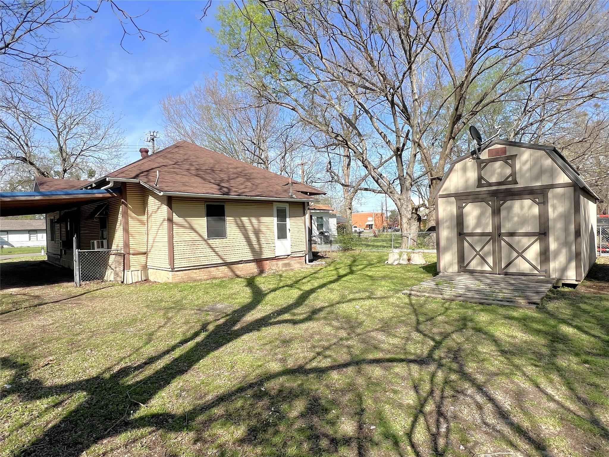 main property photo 30